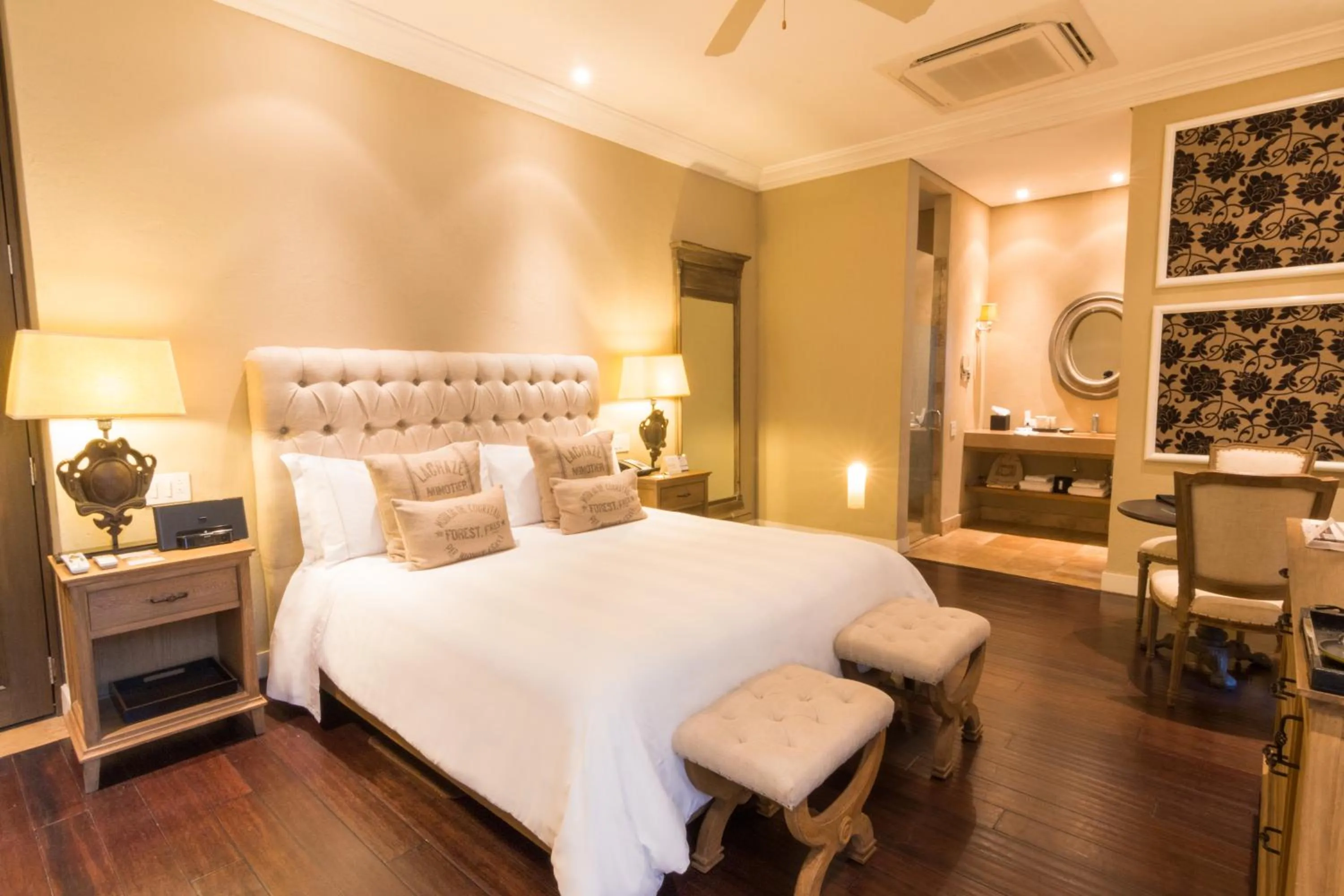 Bed in Bastión Luxury Hotel