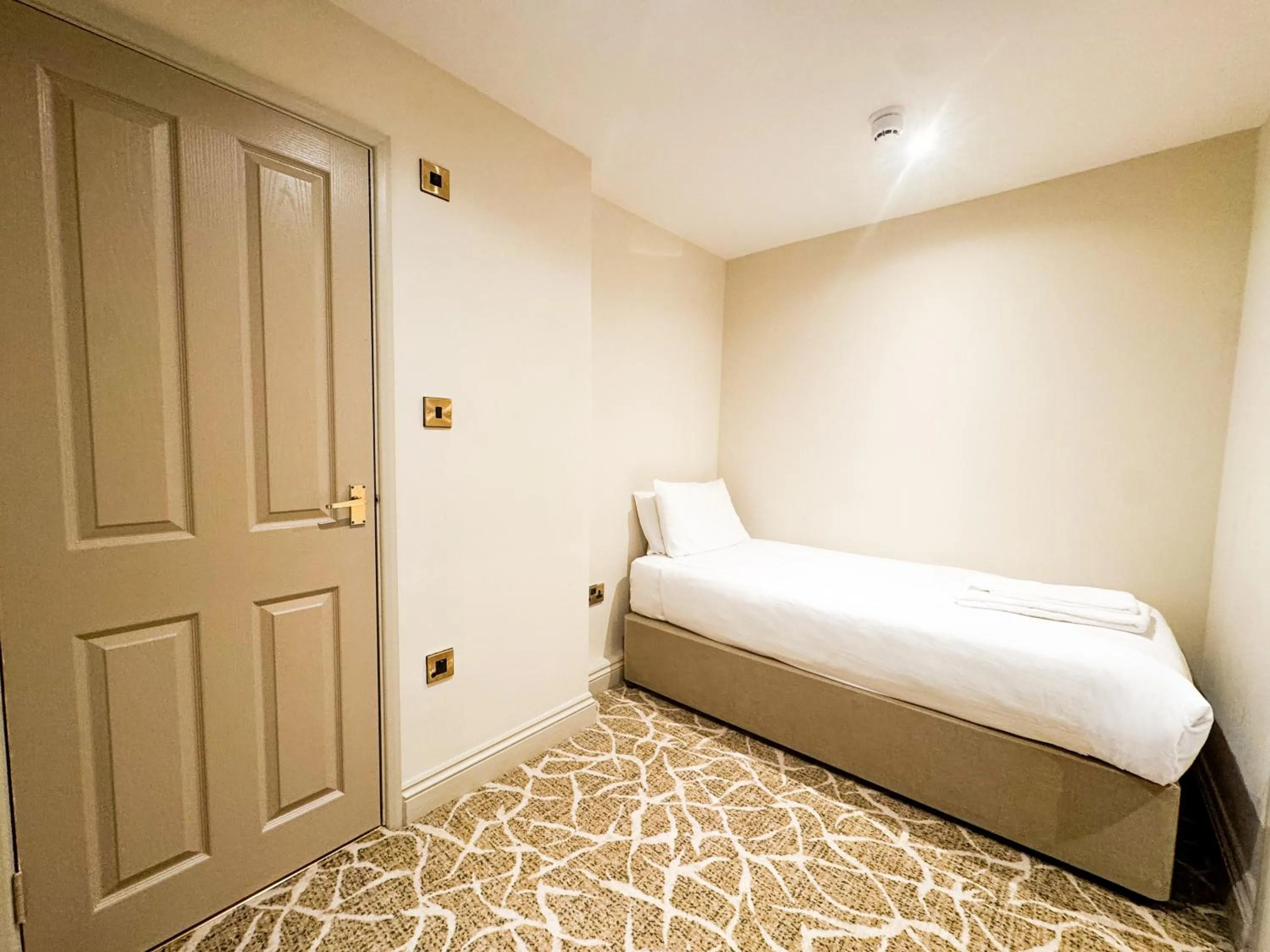 Bed in The Hermitage Hotel - OCEANA COLLECTION