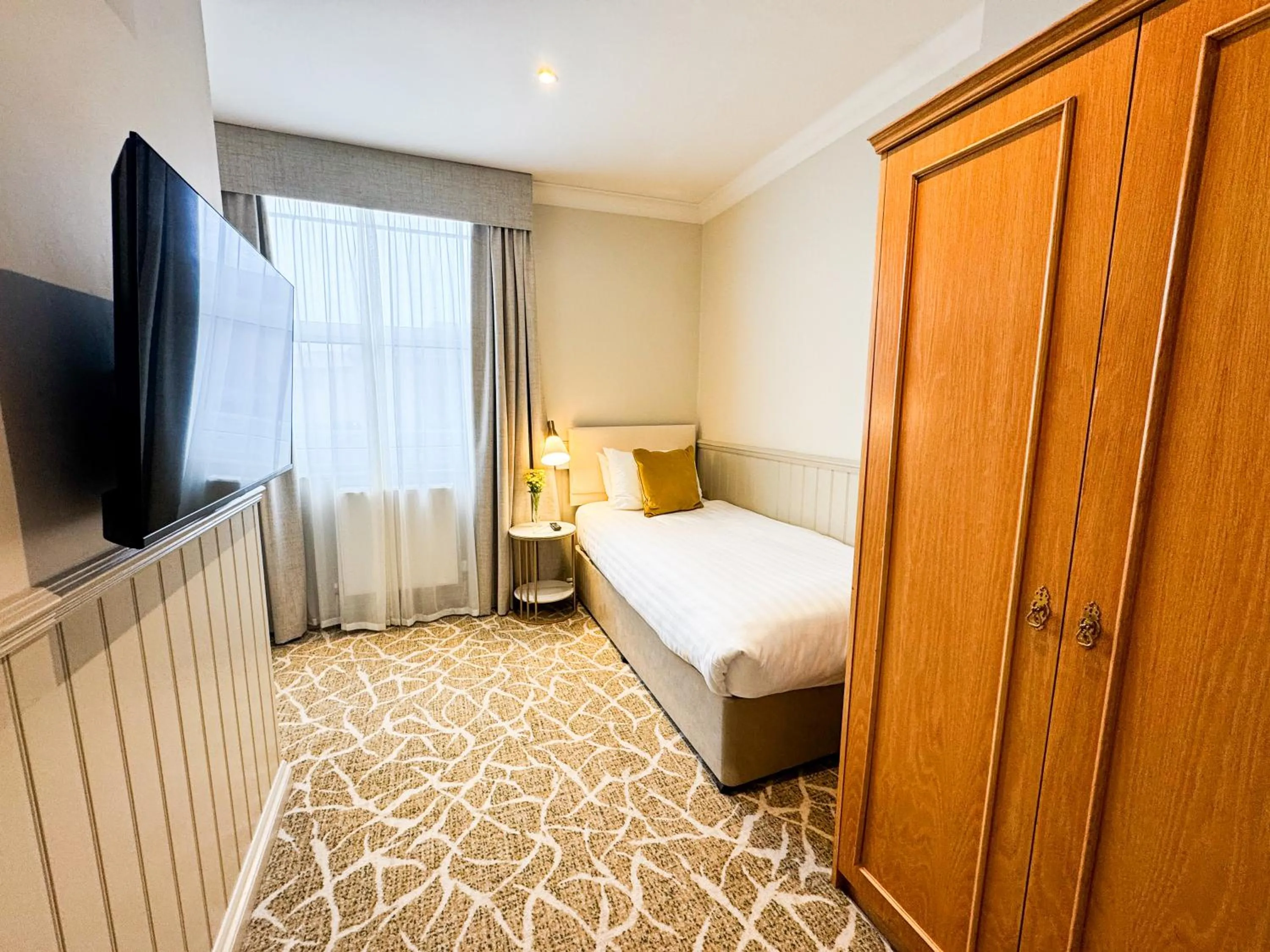 Bed in The Hermitage Hotel - OCEANA COLLECTION