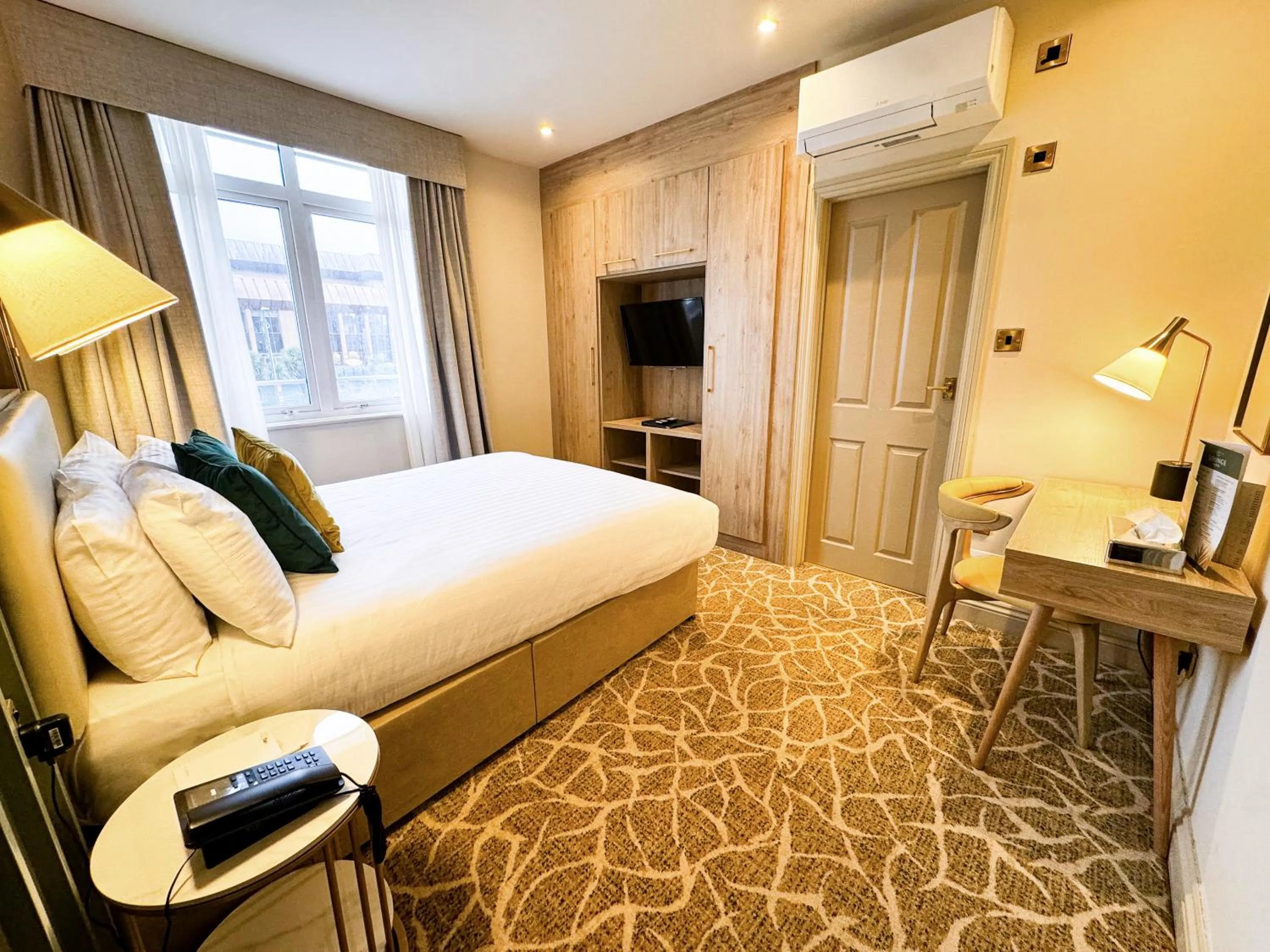 Bed in The Hermitage Hotel - OCEANA COLLECTION