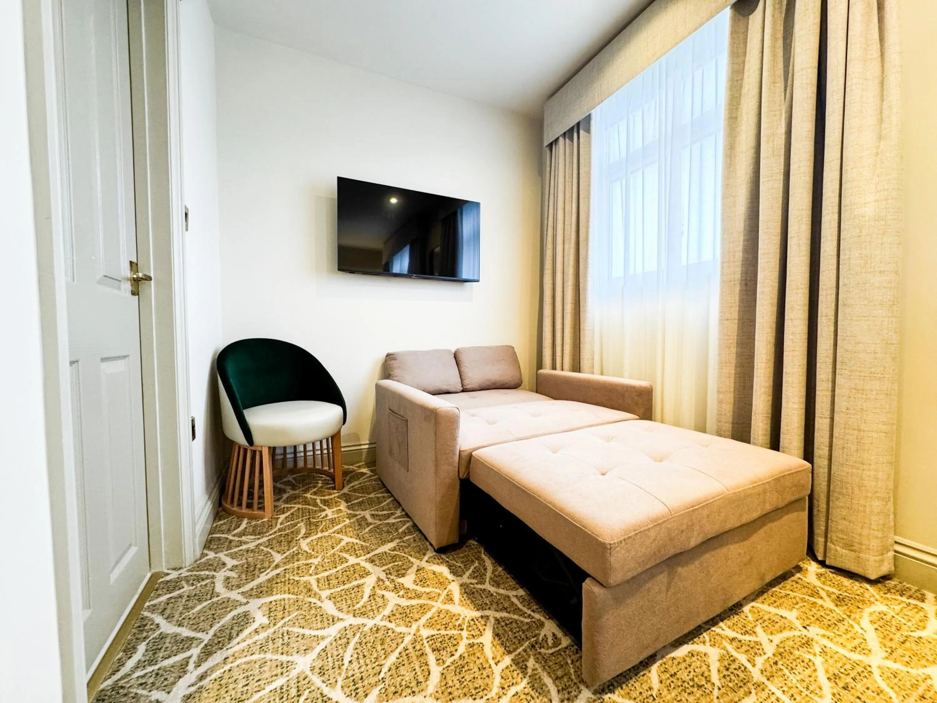 Bed in The Hermitage Hotel - OCEANA COLLECTION