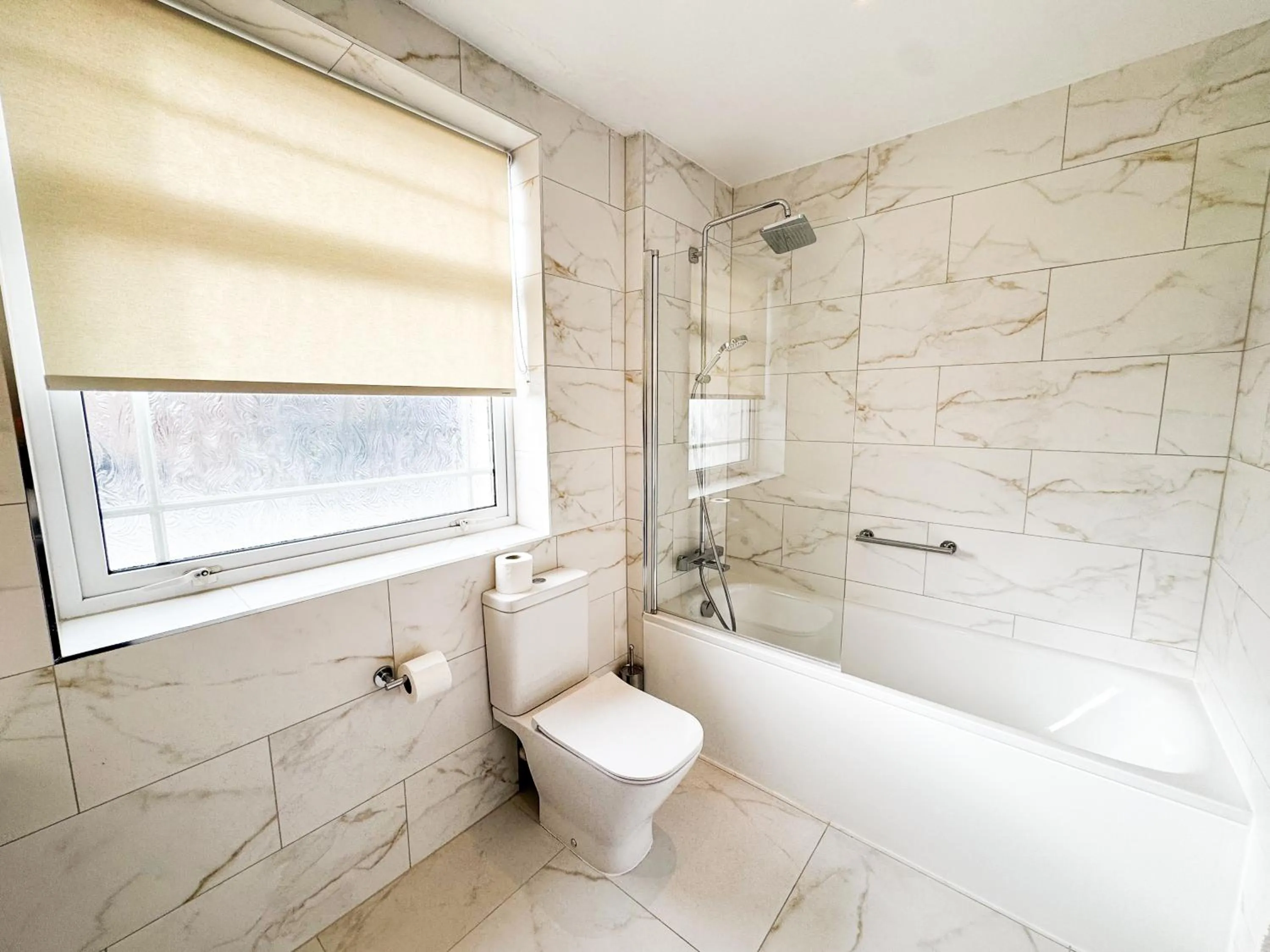 Shower in The Hermitage Hotel - OCEANA COLLECTION