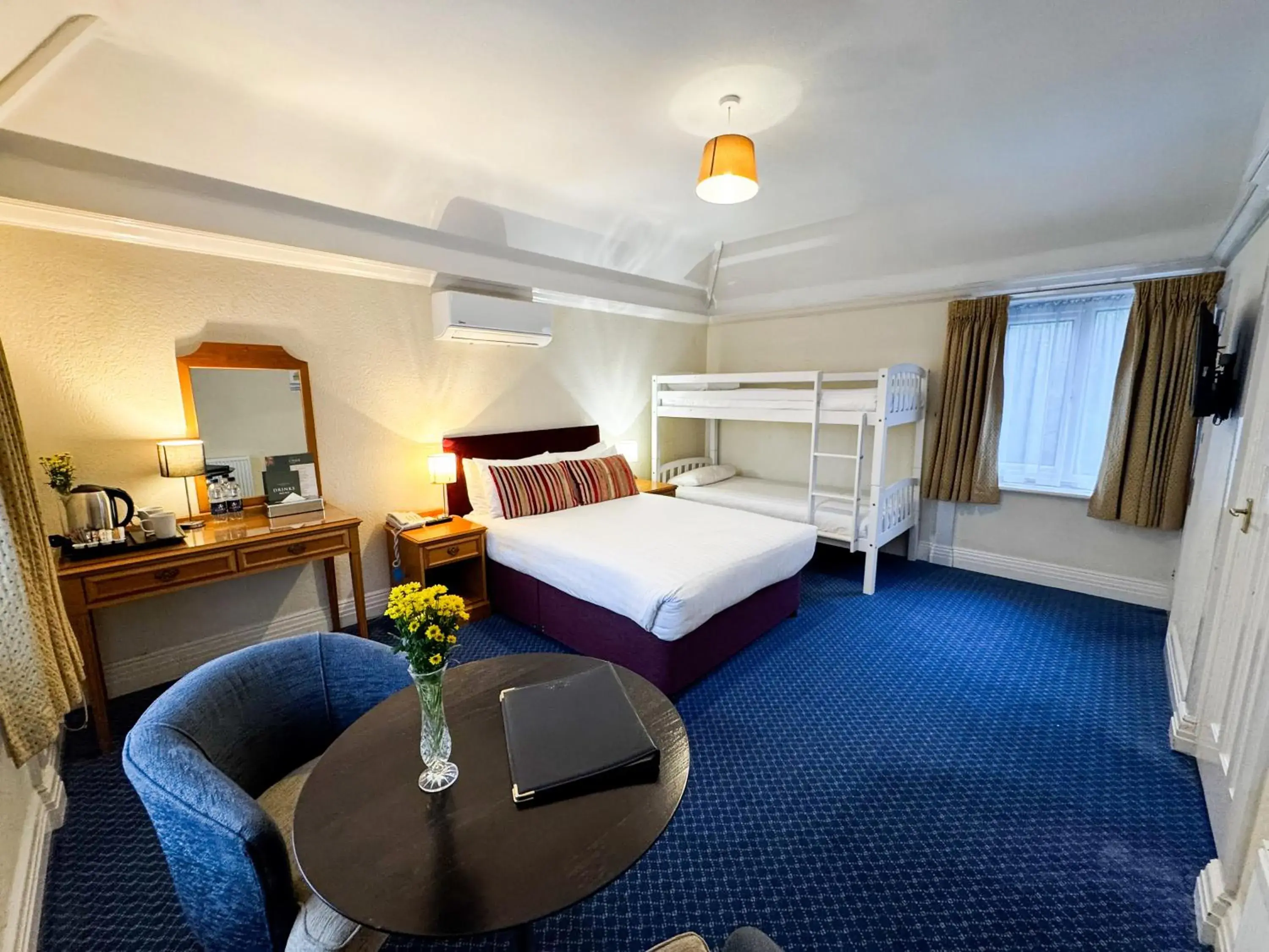 Classic Family 5 Room in The Hermitage Hotel - OCEANA COLLECTION Classic Family 5 Room in The Hermitage Hotel - OCEANA COLLECTION