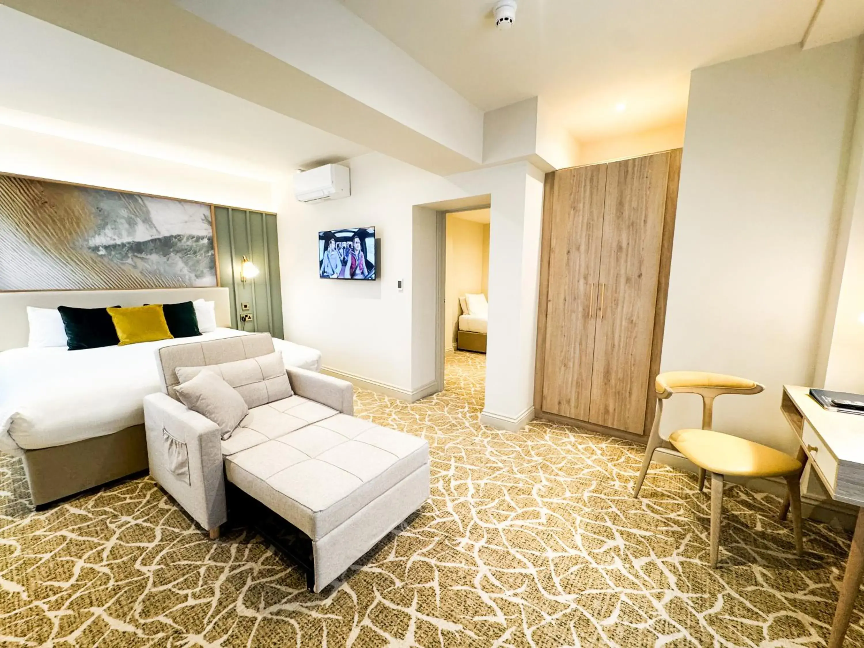 Classic Family 4 Room in The Hermitage Hotel - OCEANA COLLECTION Classic Family 4 Room in The Hermitage Hotel - OCEANA COLLECTION