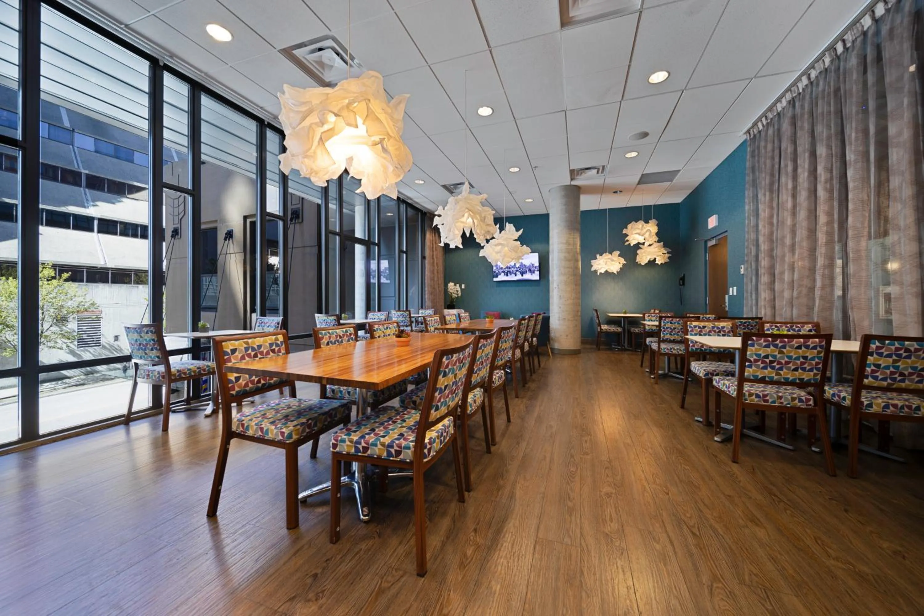 Restaurant/places to eat in Hotel BLU