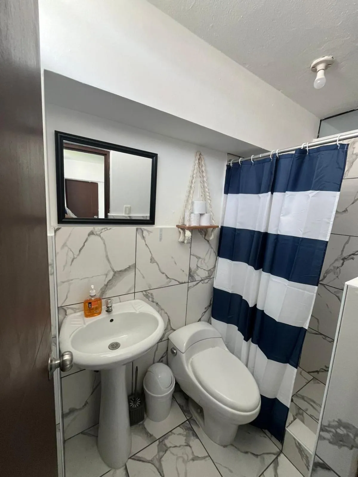 Bathroom in Harmony Inn Miraflores