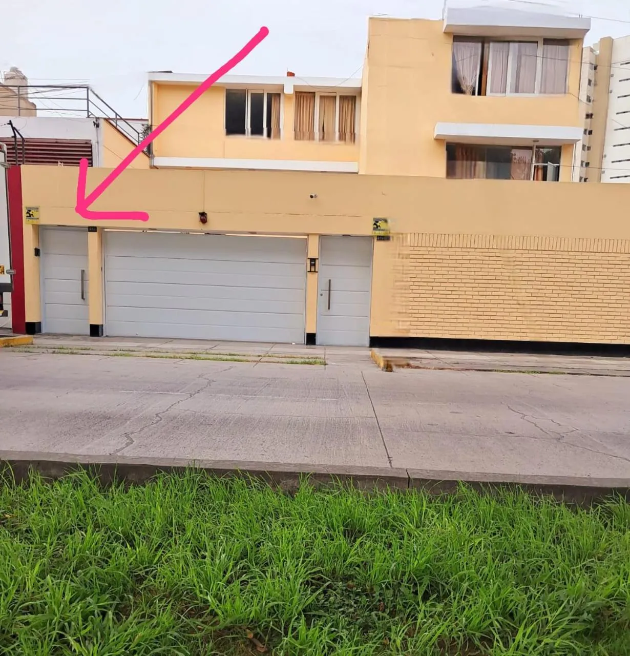 Property building in Harmony Inn Miraflores