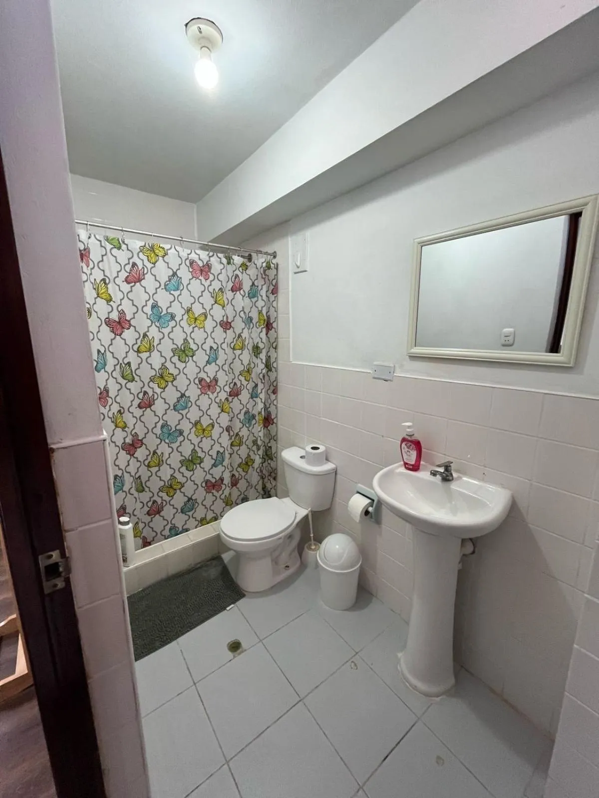 Toilet in Harmony Inn Miraflores