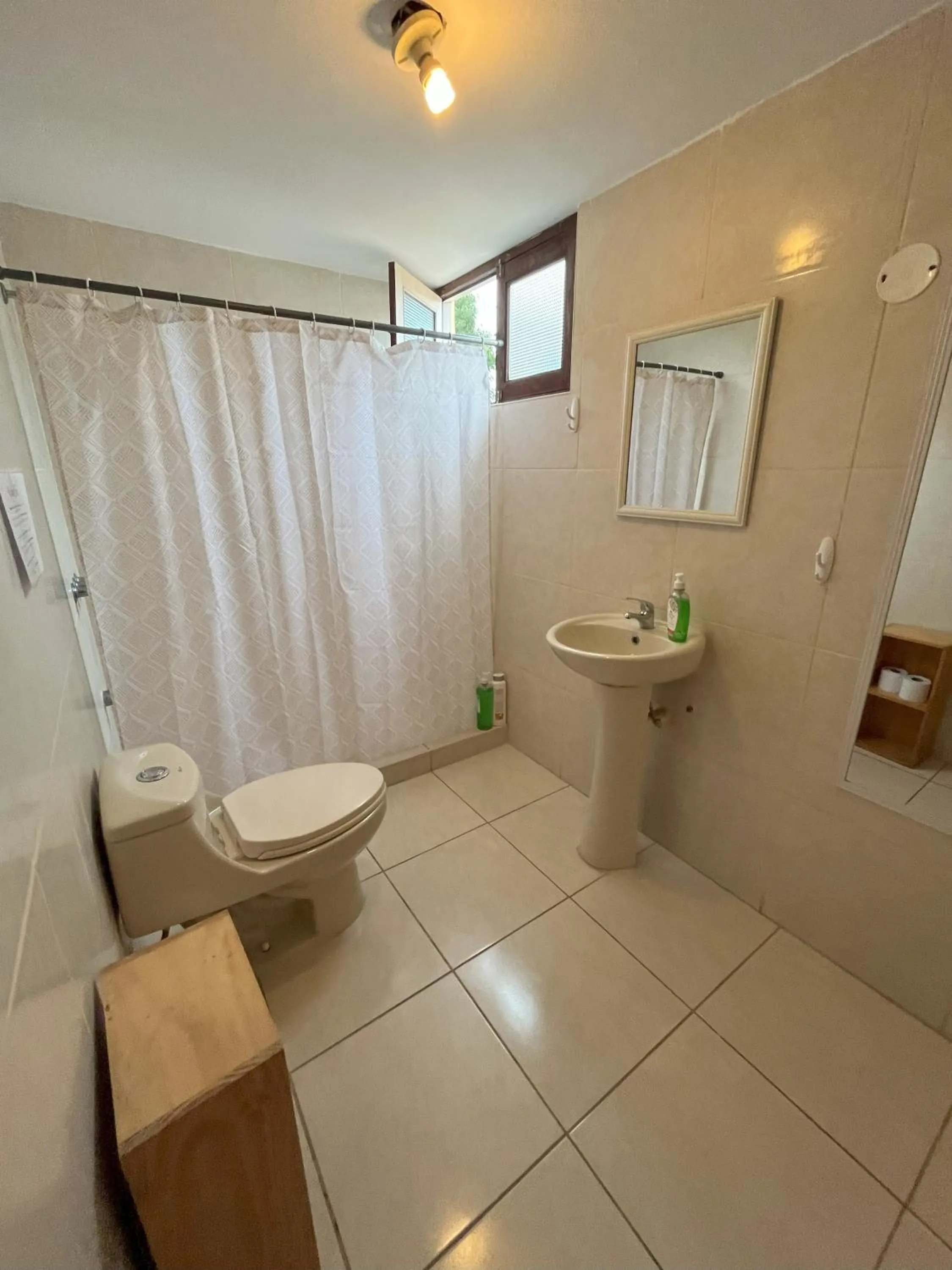 Bathroom in Harmony Inn Miraflores