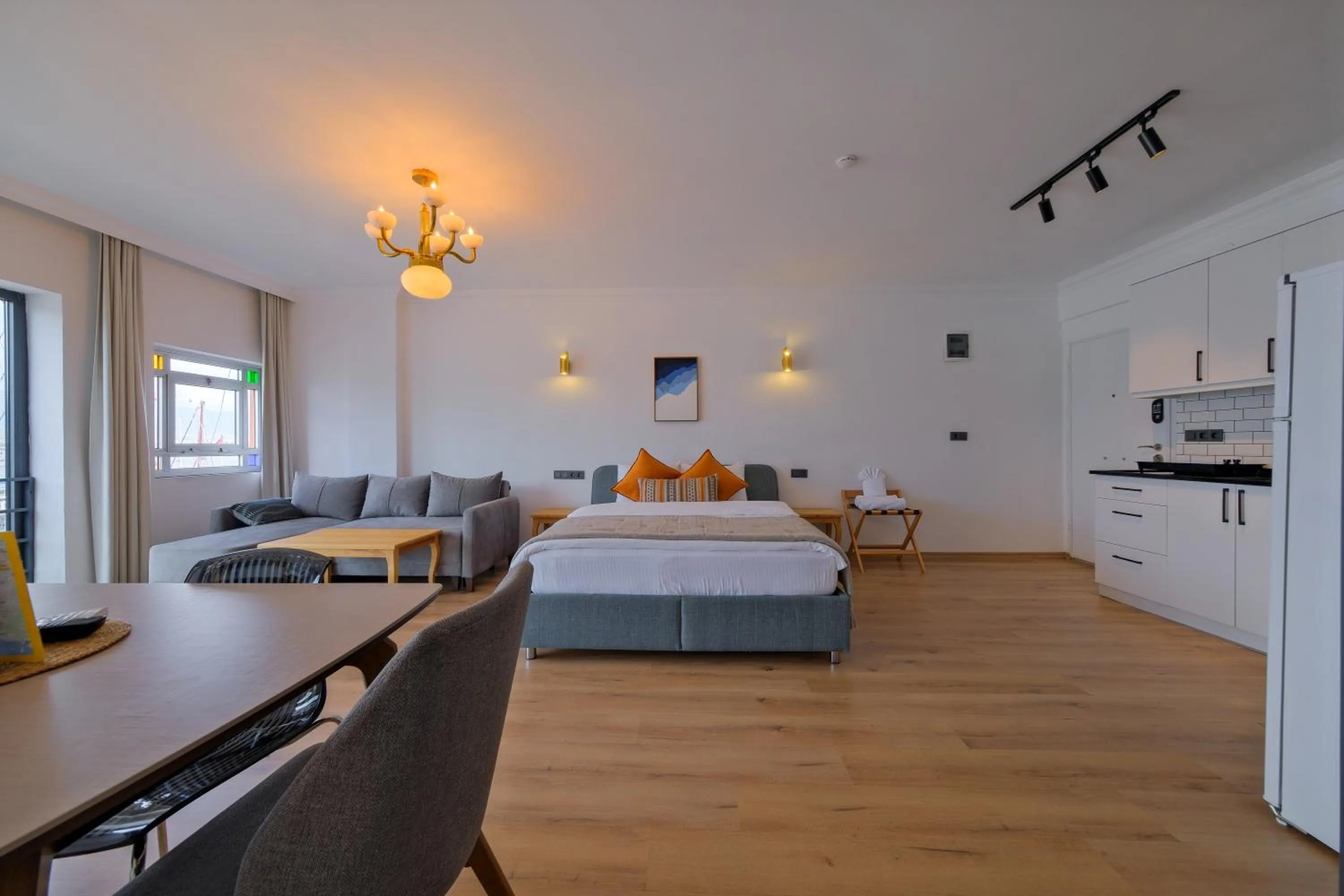 Photo of the whole room, Bed in Körfez Residence