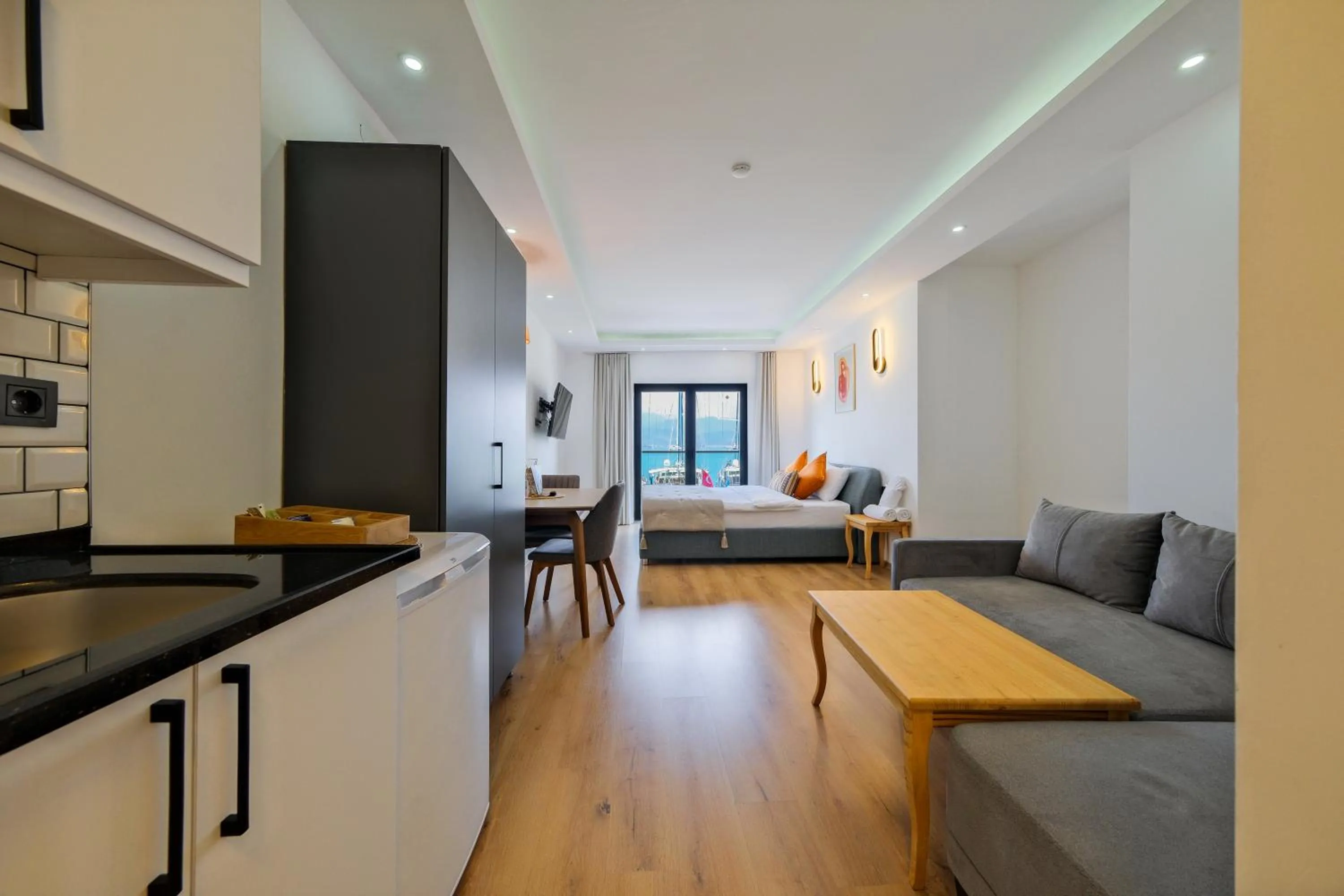 Photo of the whole room in Körfez Residence