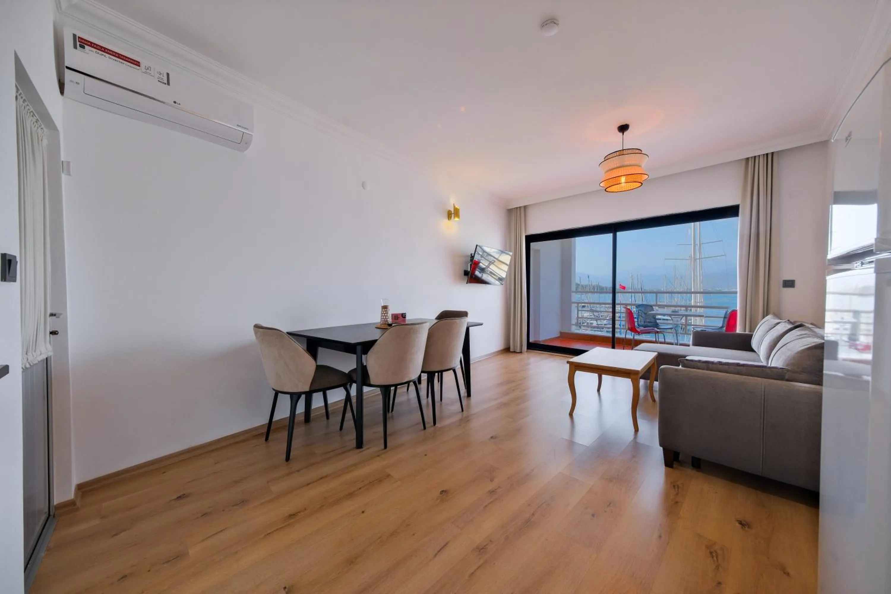 Living room in Körfez Residence