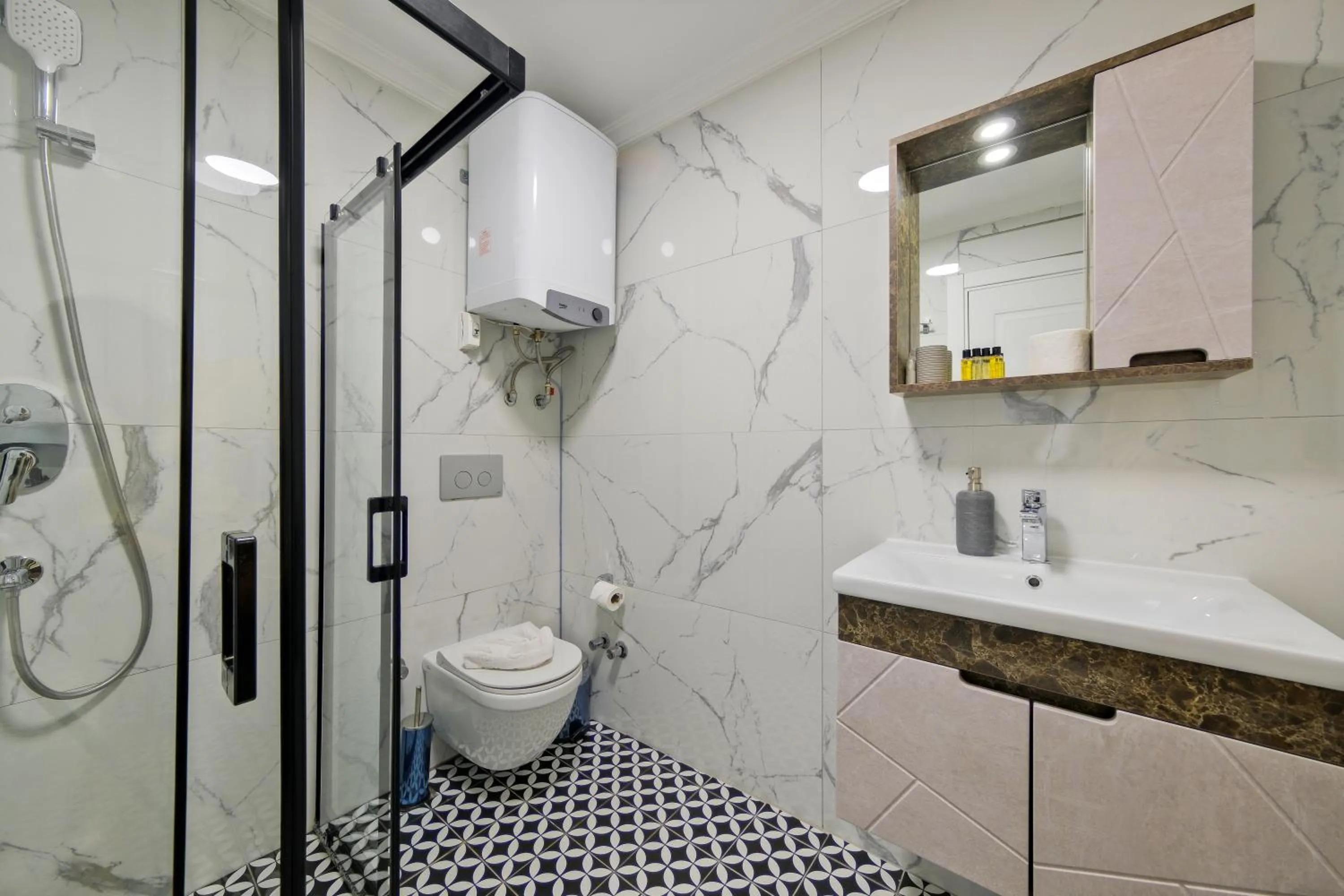 Toilet in Körfez Residence