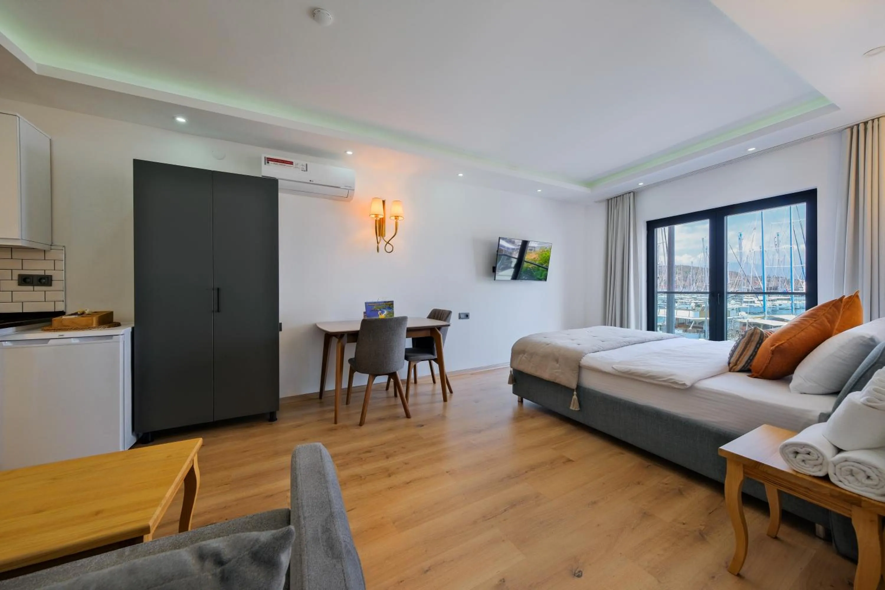 Bed in Körfez Residence