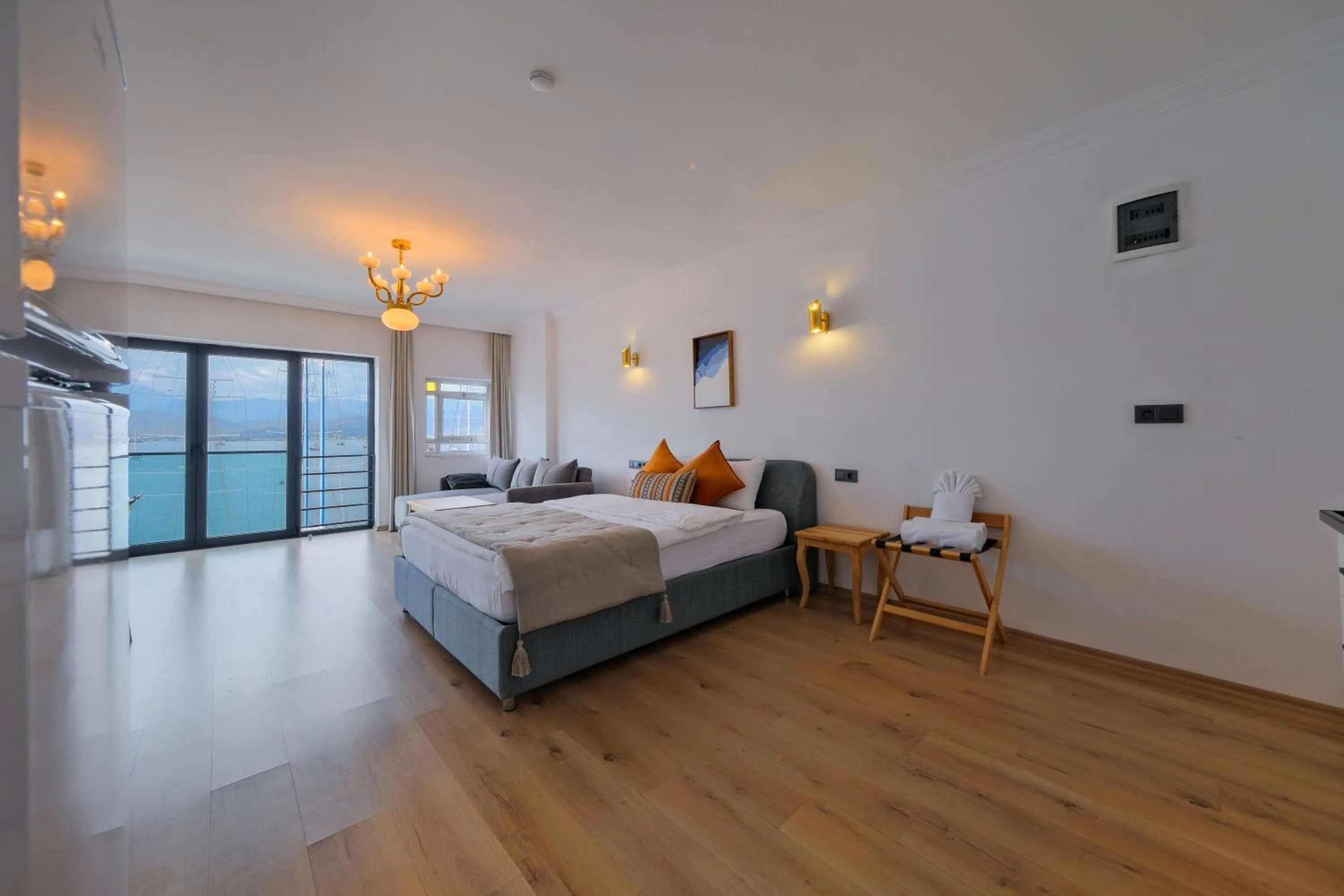 Bed in Körfez Residence