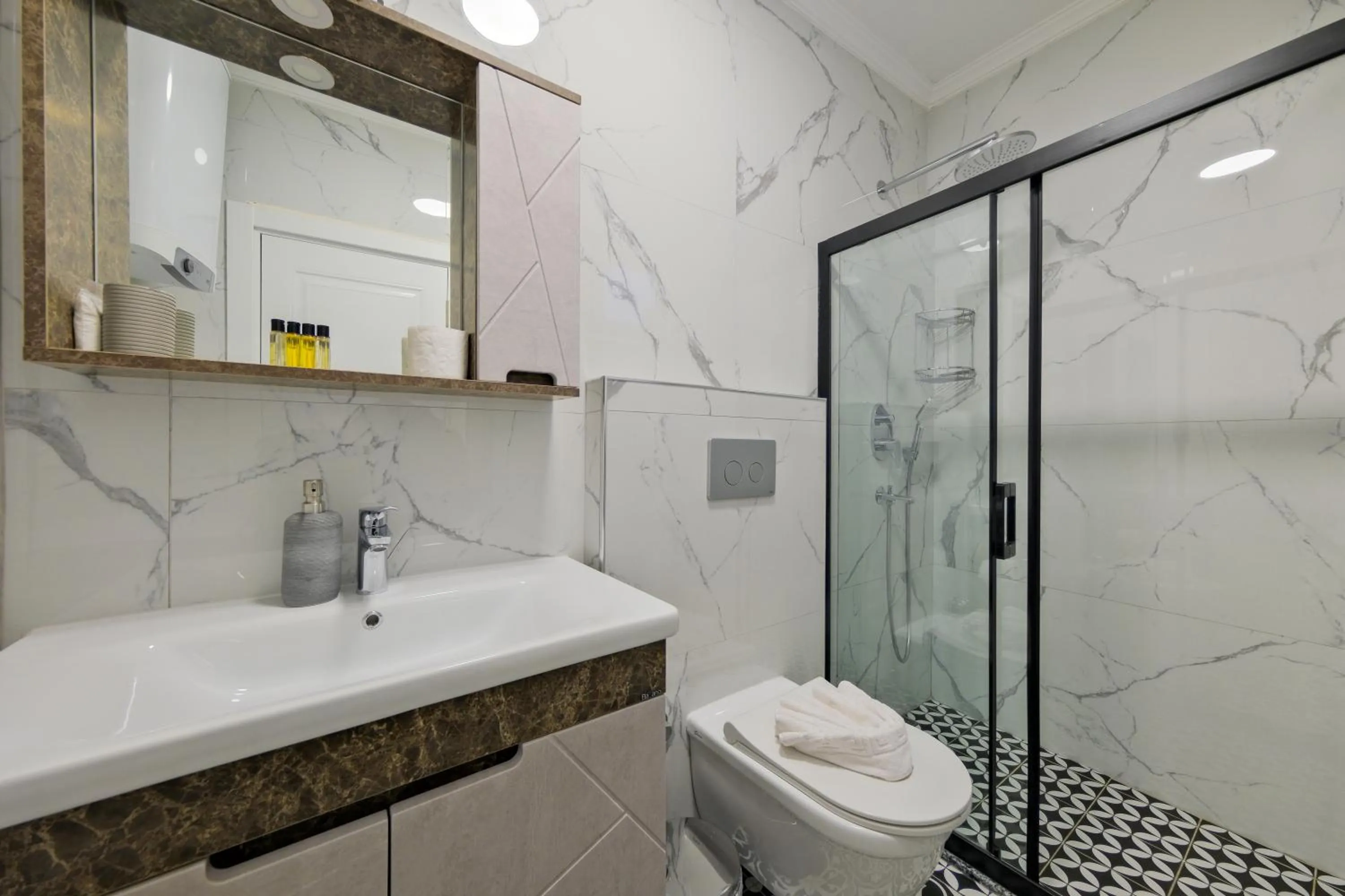 Toilet in Körfez Residence