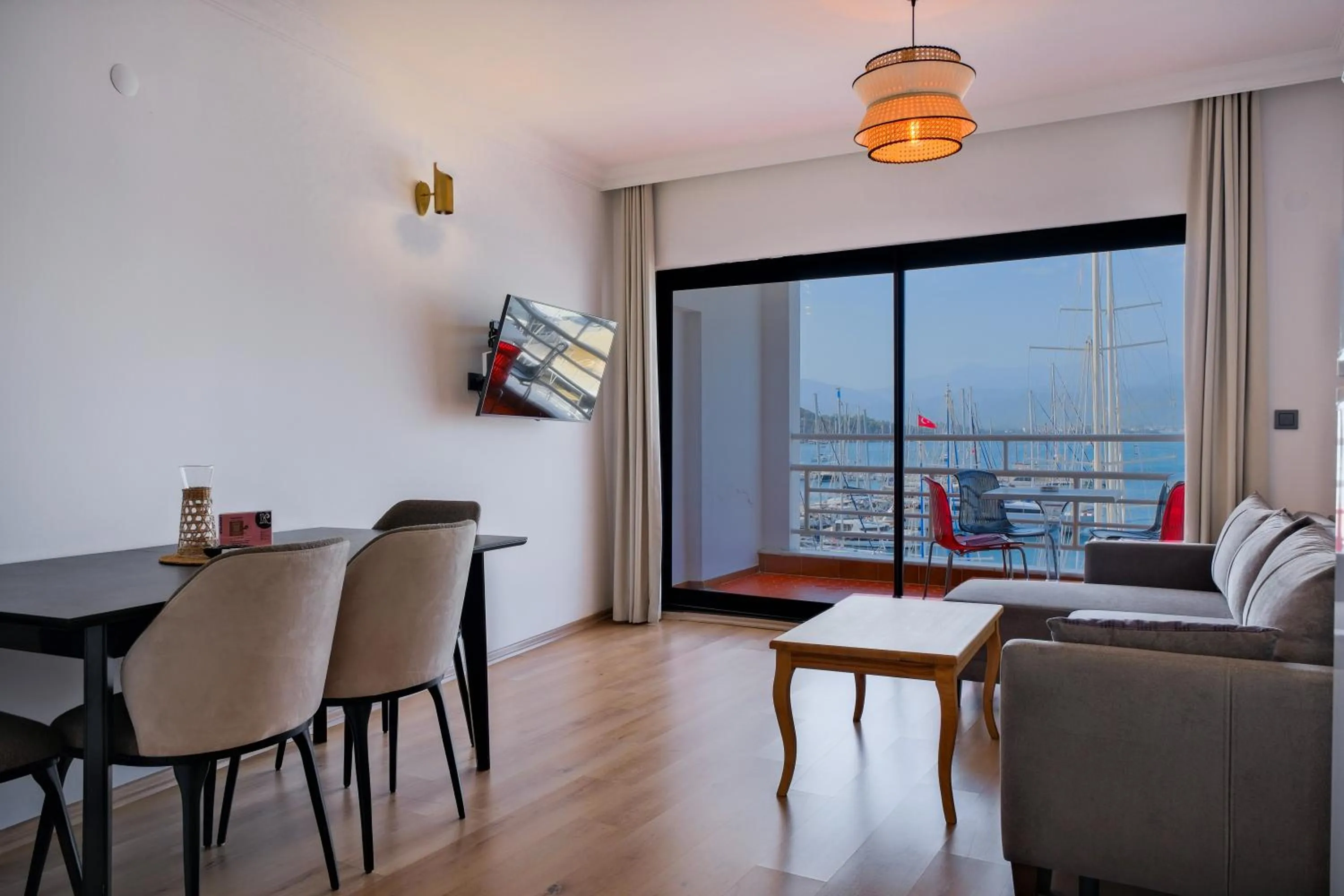 Living room in Körfez Residence