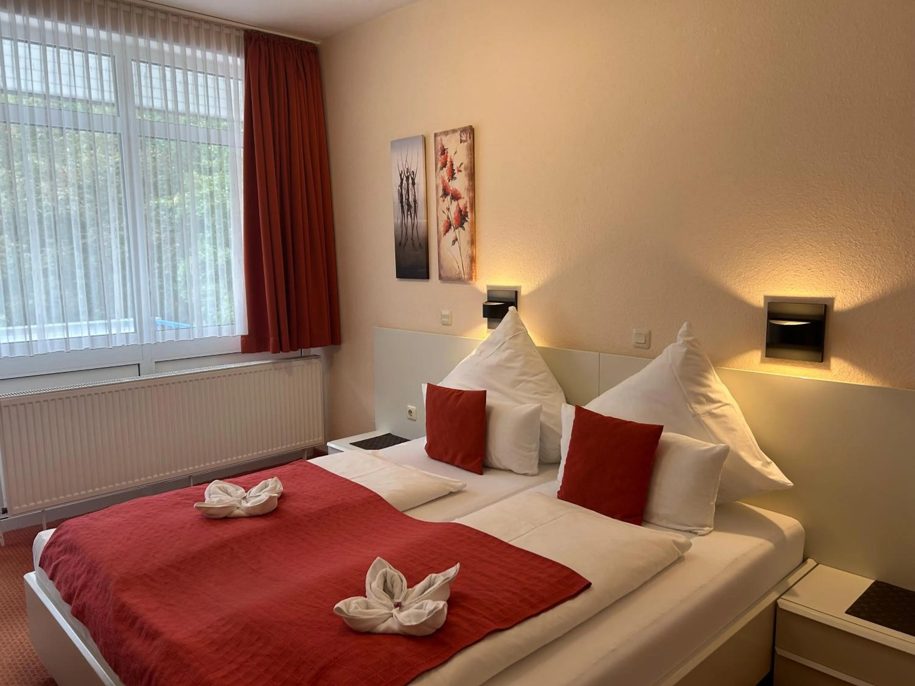 Photo of the whole room, Bed in Flair Hotel zur Therme