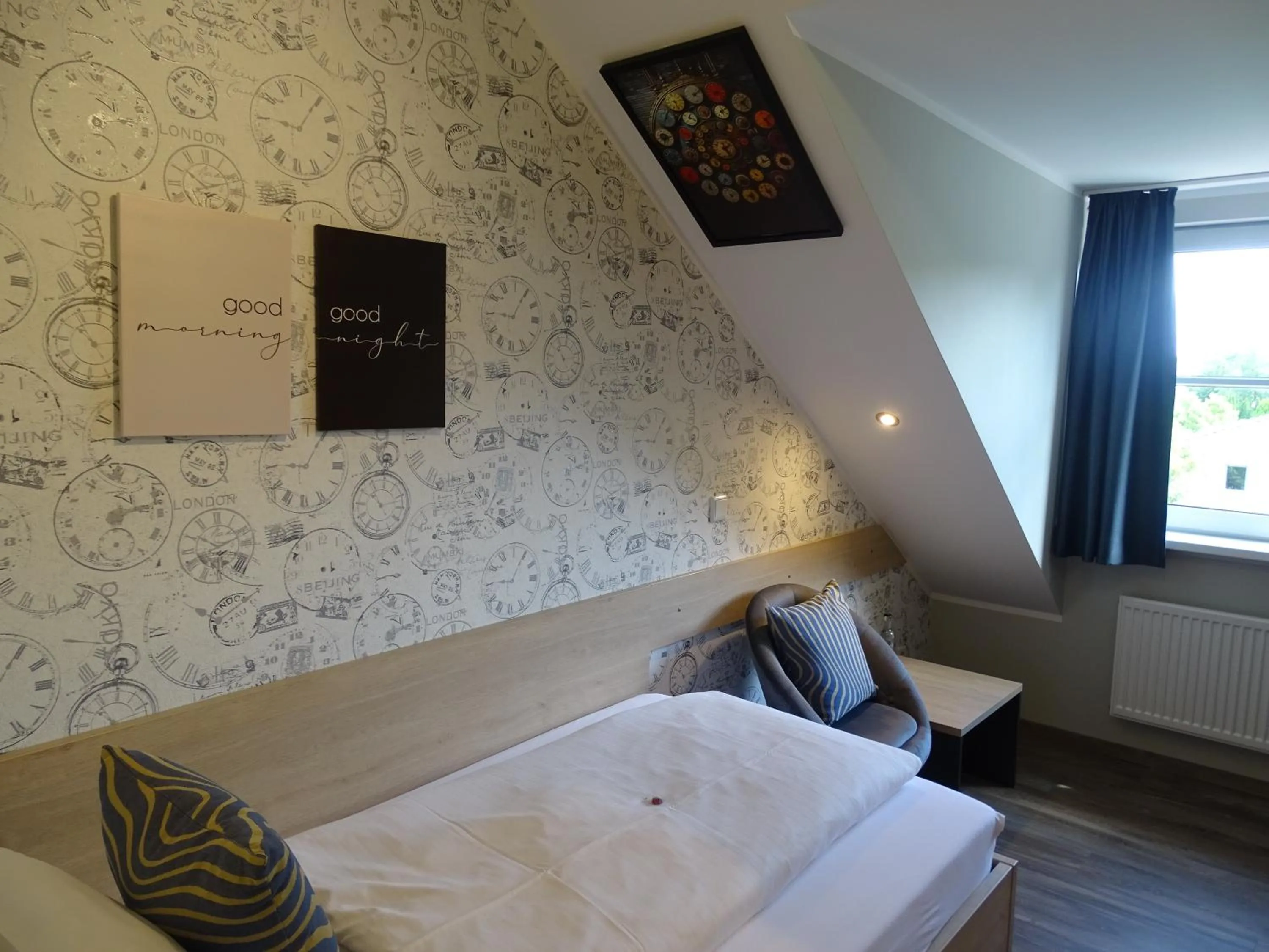 Photo of the whole room, Bed in Flair Hotel zur Therme