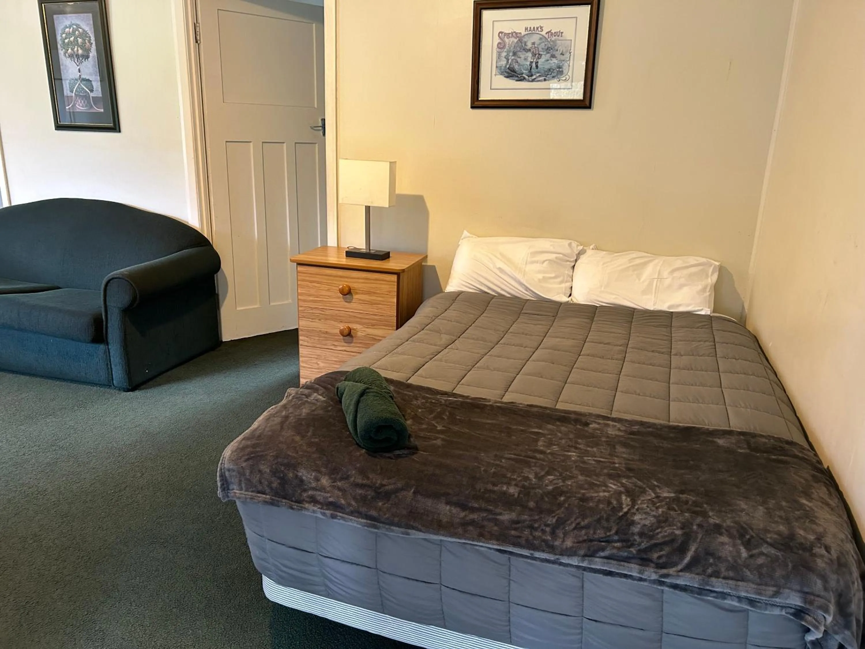 Bed in Kiwi Park Motels