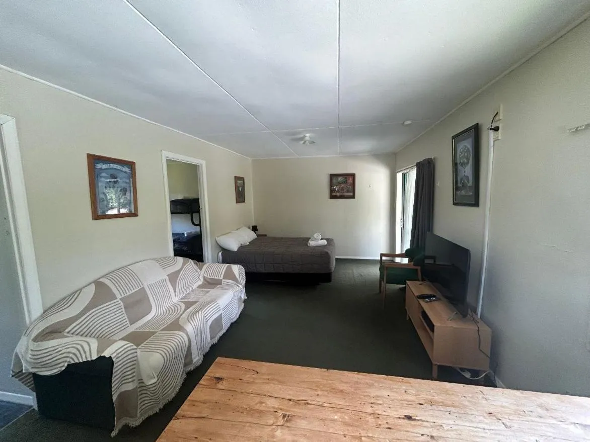 Bed in Kiwi Park Motels