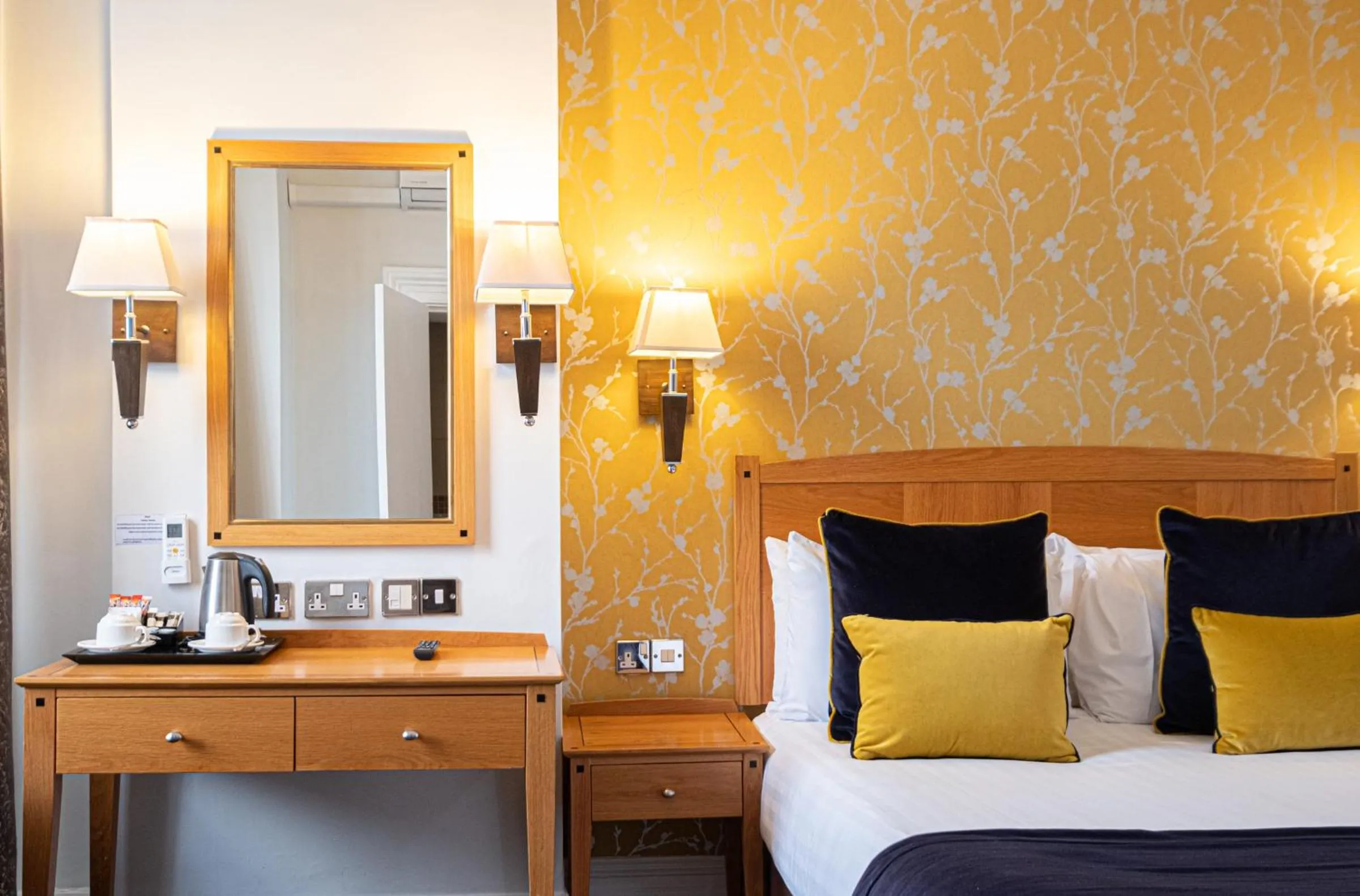 Bedroom, Bed in Durley Dean