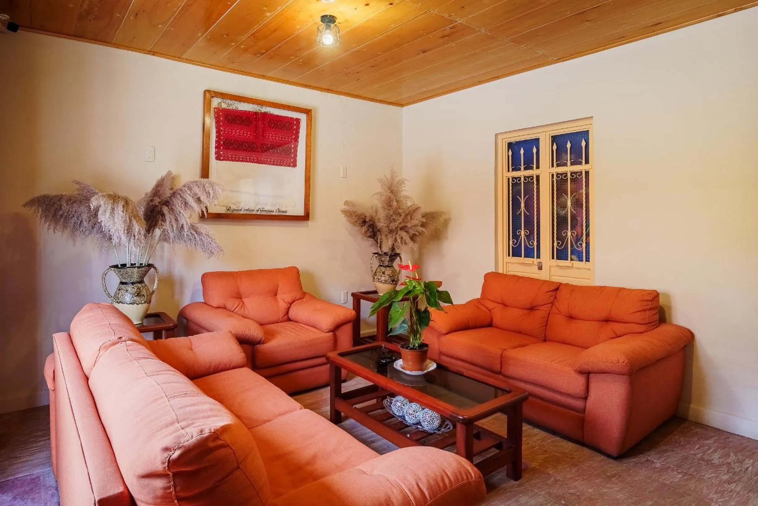 Communal lounge/ TV room in Tierra Alta Hostal