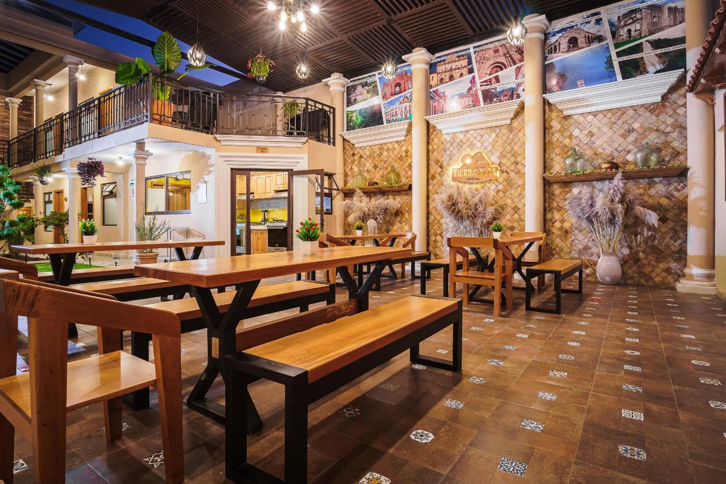 Dining area in Tierra Alta Hostal