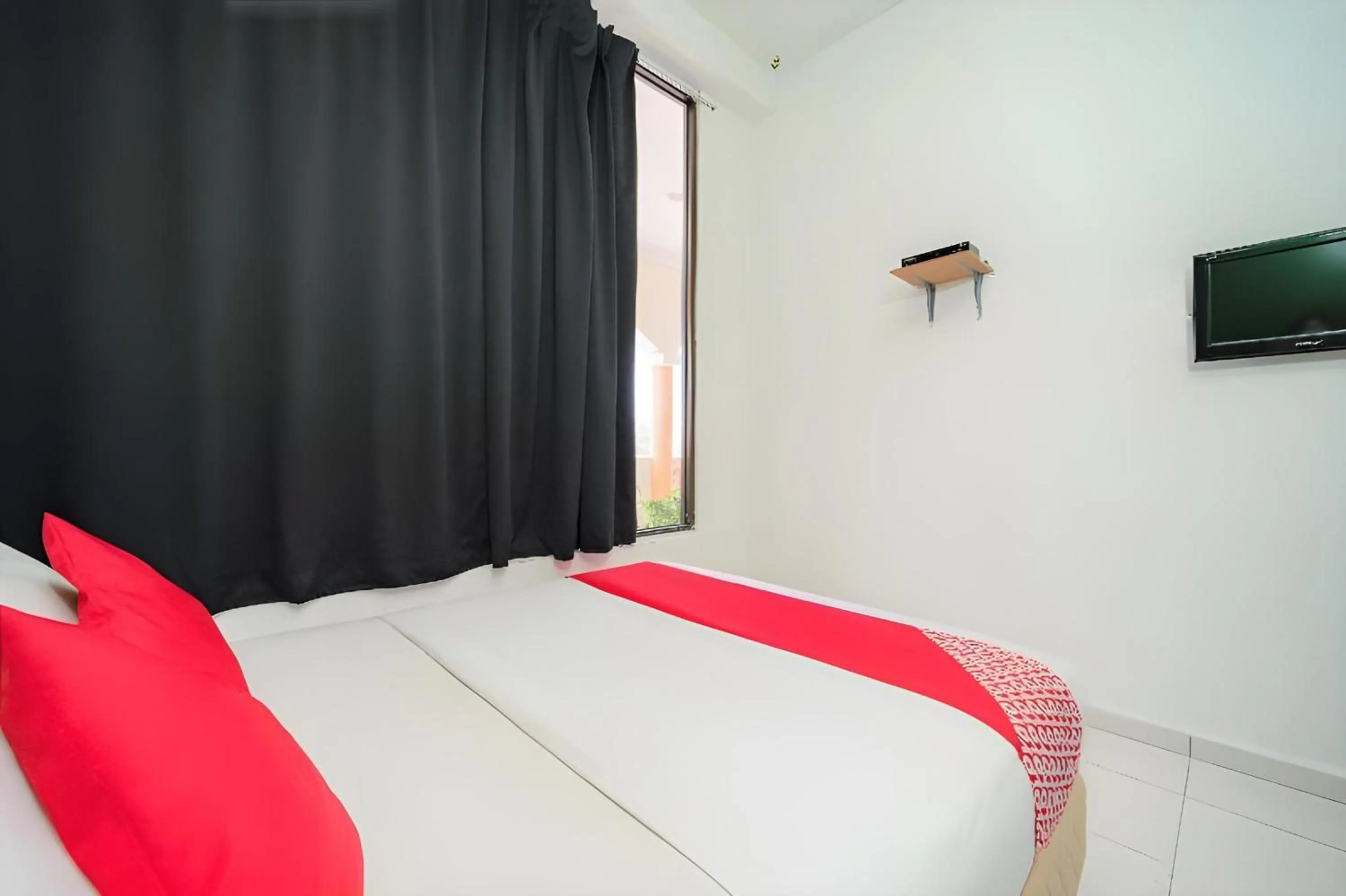 TV and multimedia, Bed in Hotel O My Budget Home