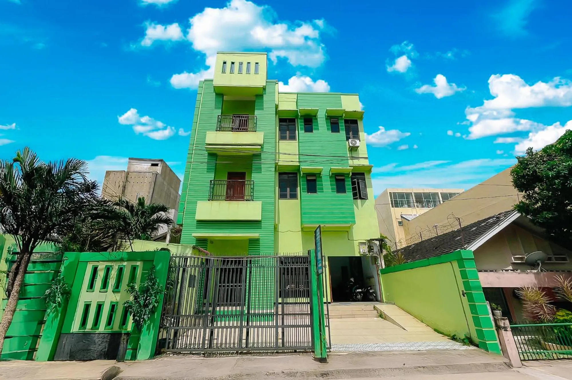 Sg Premium Guest House By Helocus