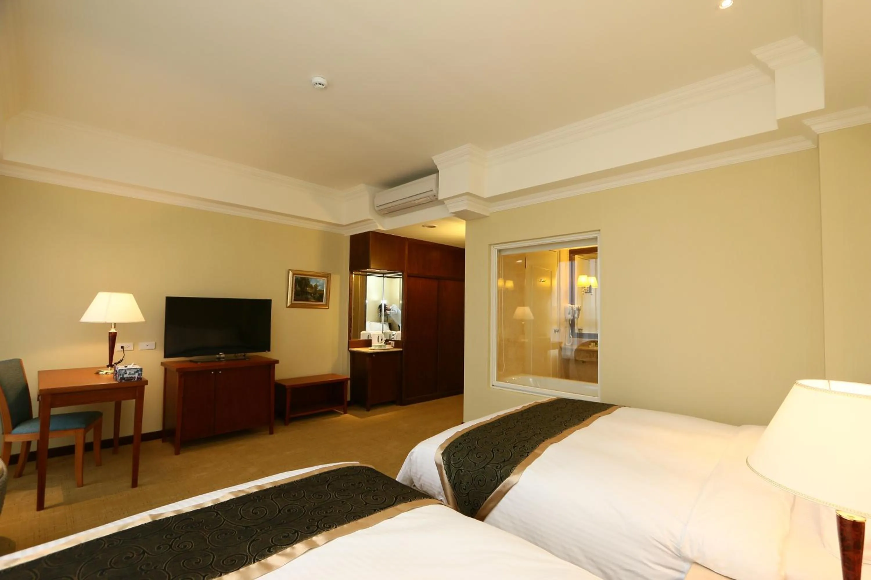 Photo of the whole room, Bed in Aleex Villa