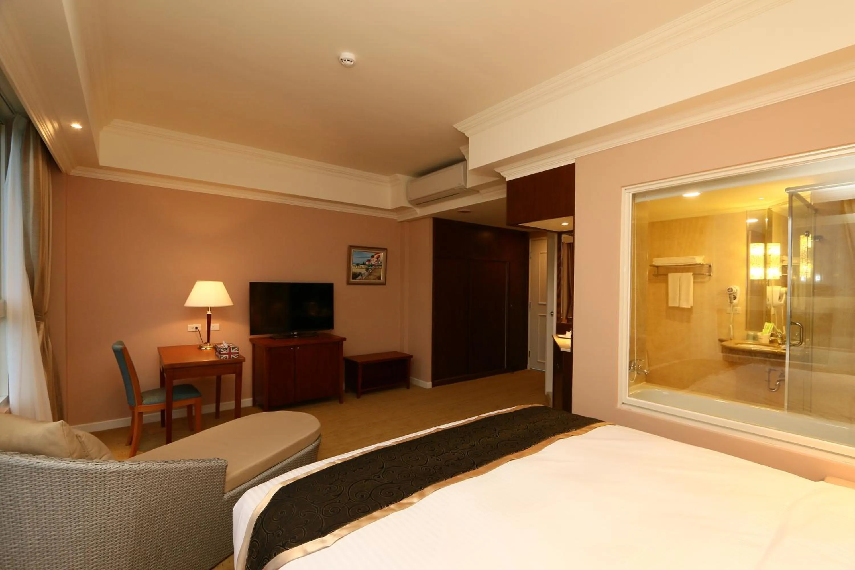 Photo of the whole room, Bed in Aleex Villa