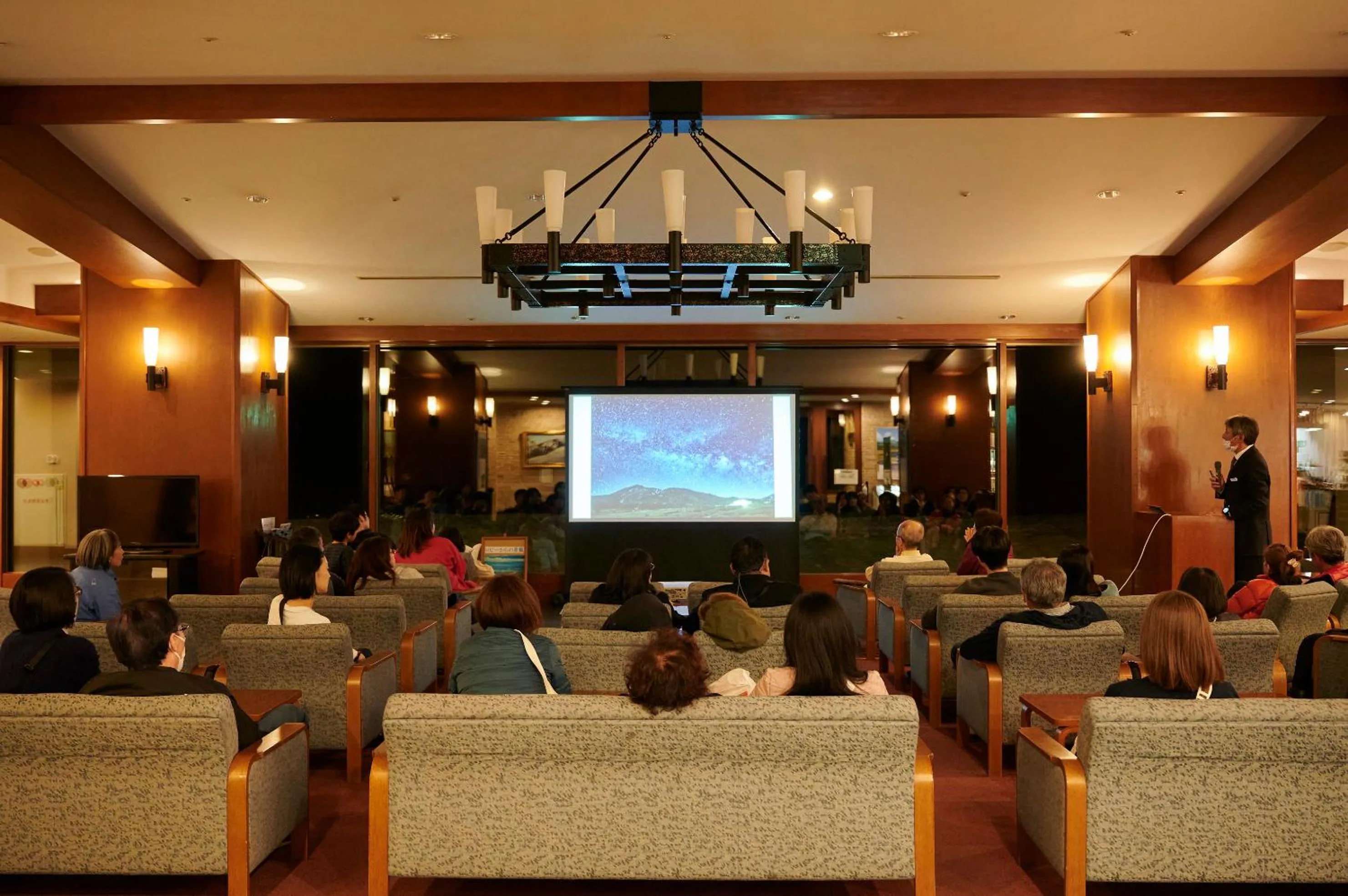 Entertainment in Midagahara Hotel