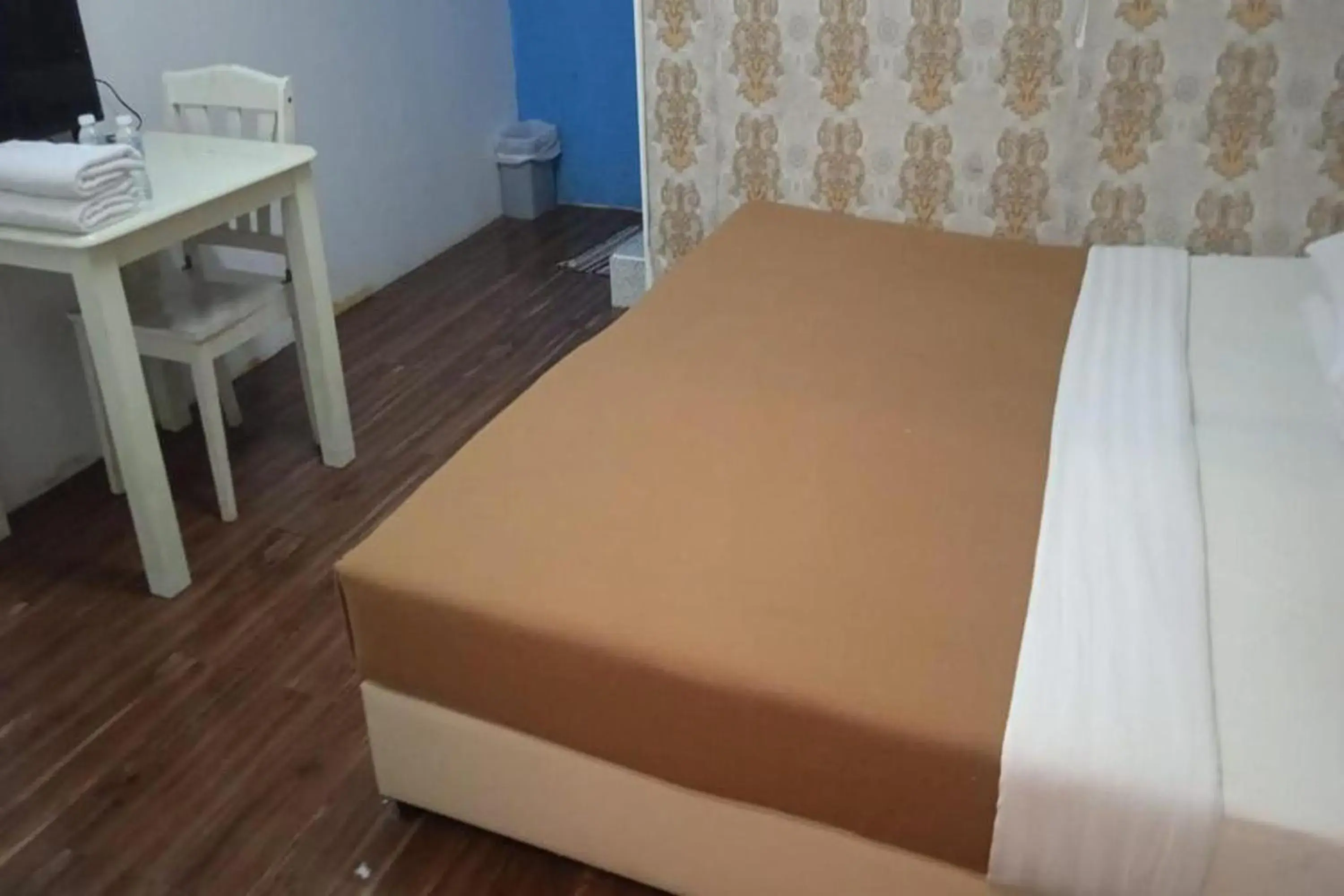 Deluxe King Room in F Hotel Bayan Lepas Deluxe King Room in F Hotel Bayan Lepas