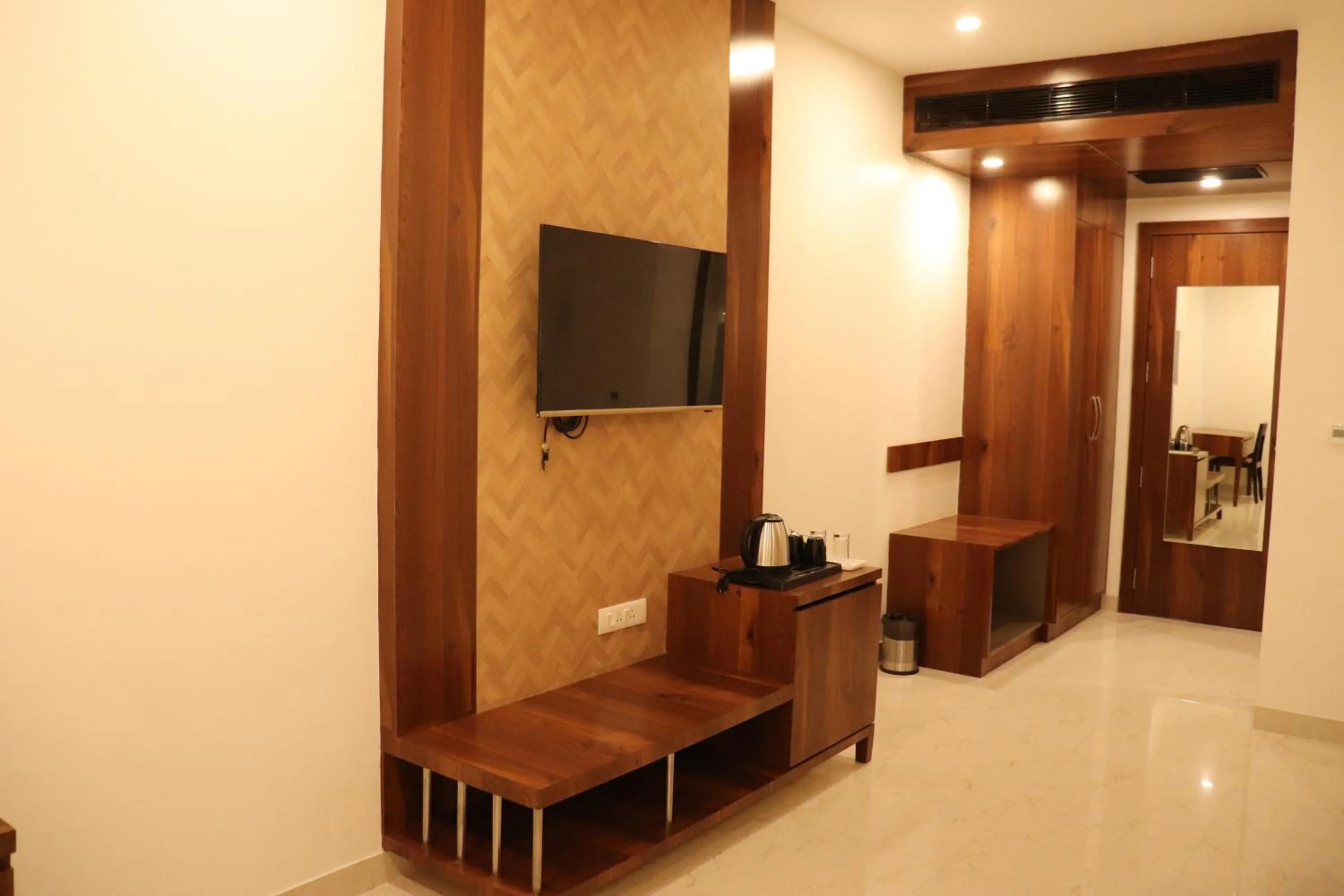 TV and multimedia in Stamps by Eight Continents, Jodhpur