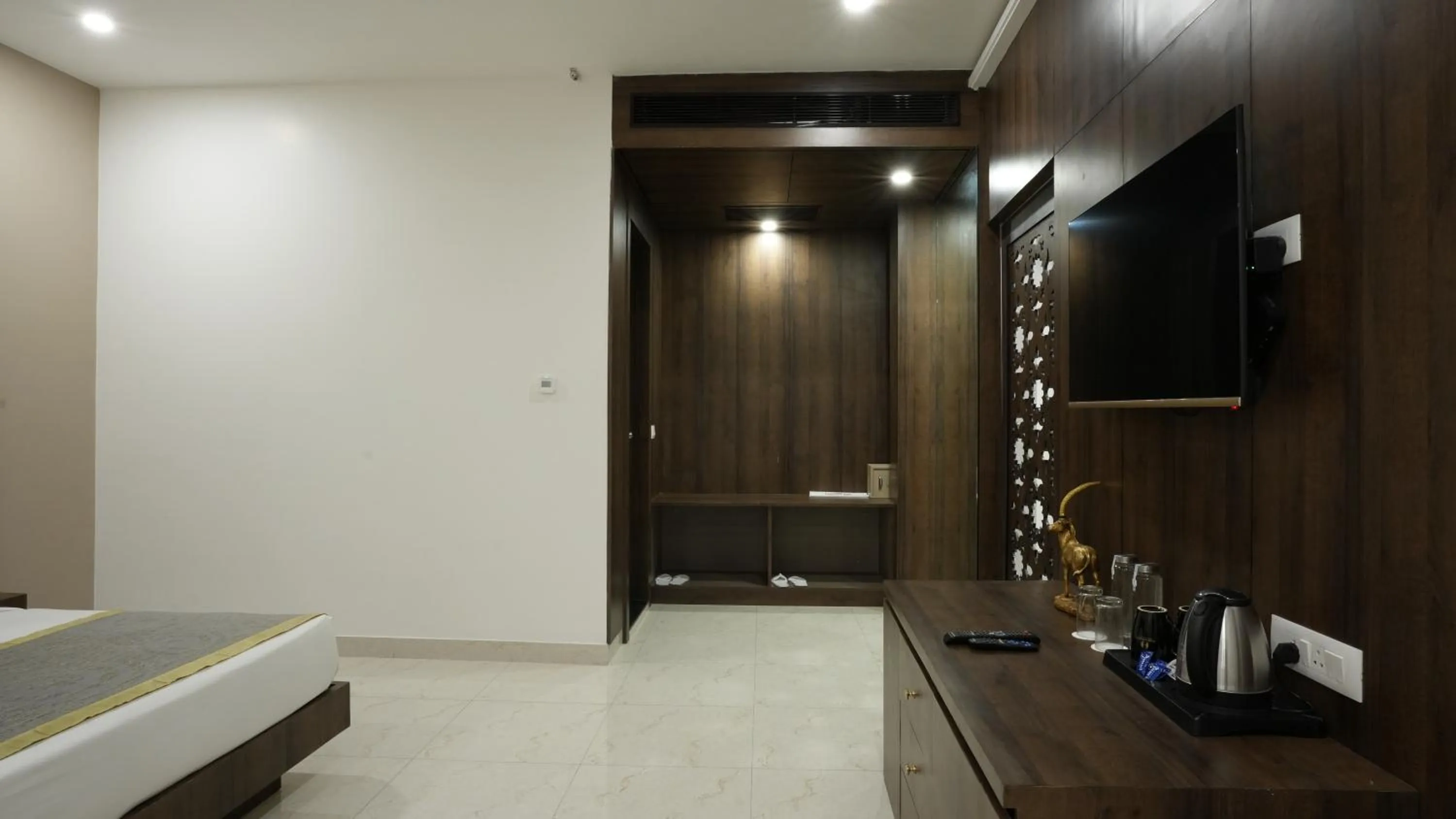 TV and multimedia in Stamps by Eight Continents, Jodhpur