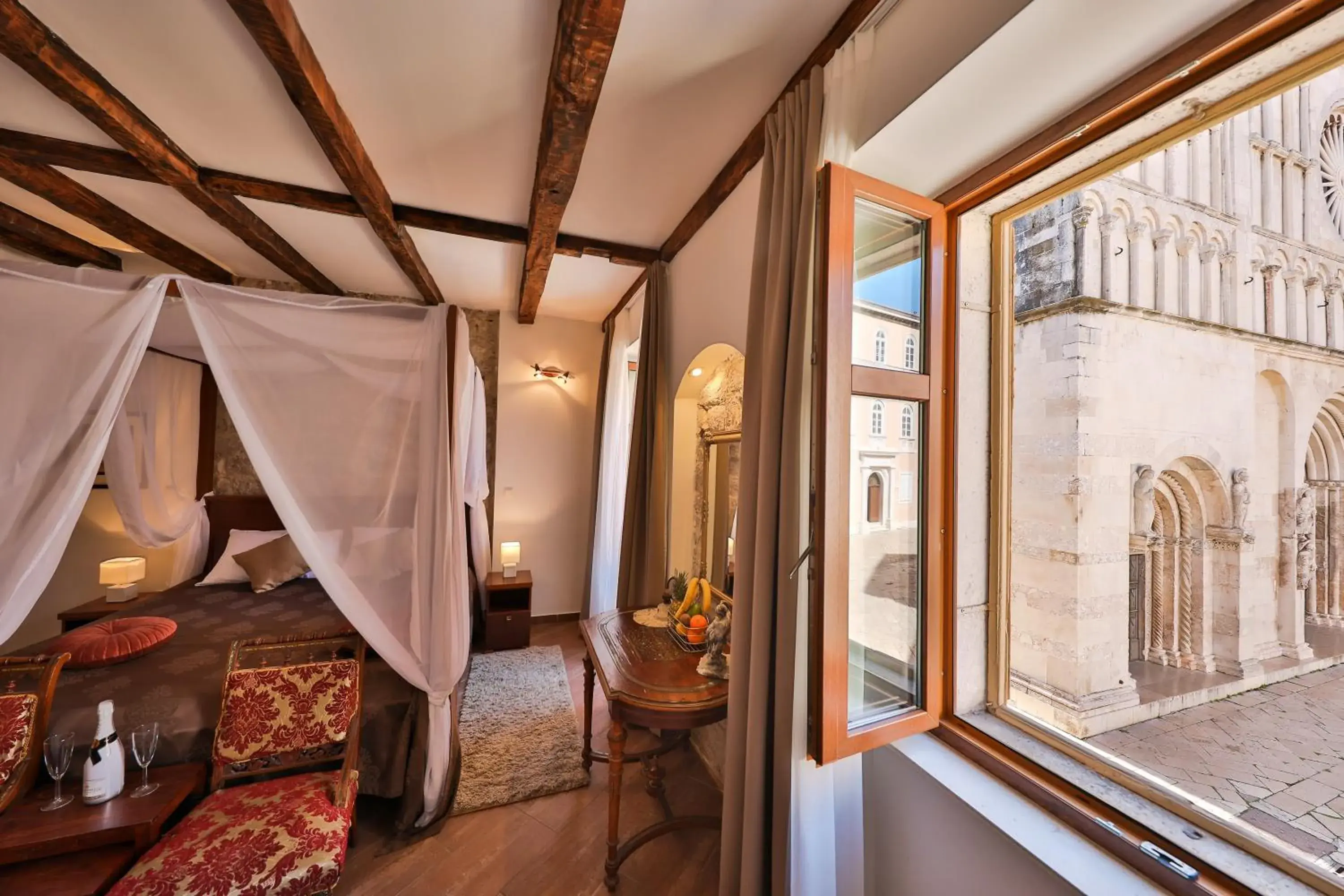 Luxury Rooms Contessa Vitali Luxury Rooms Contessa Vitali