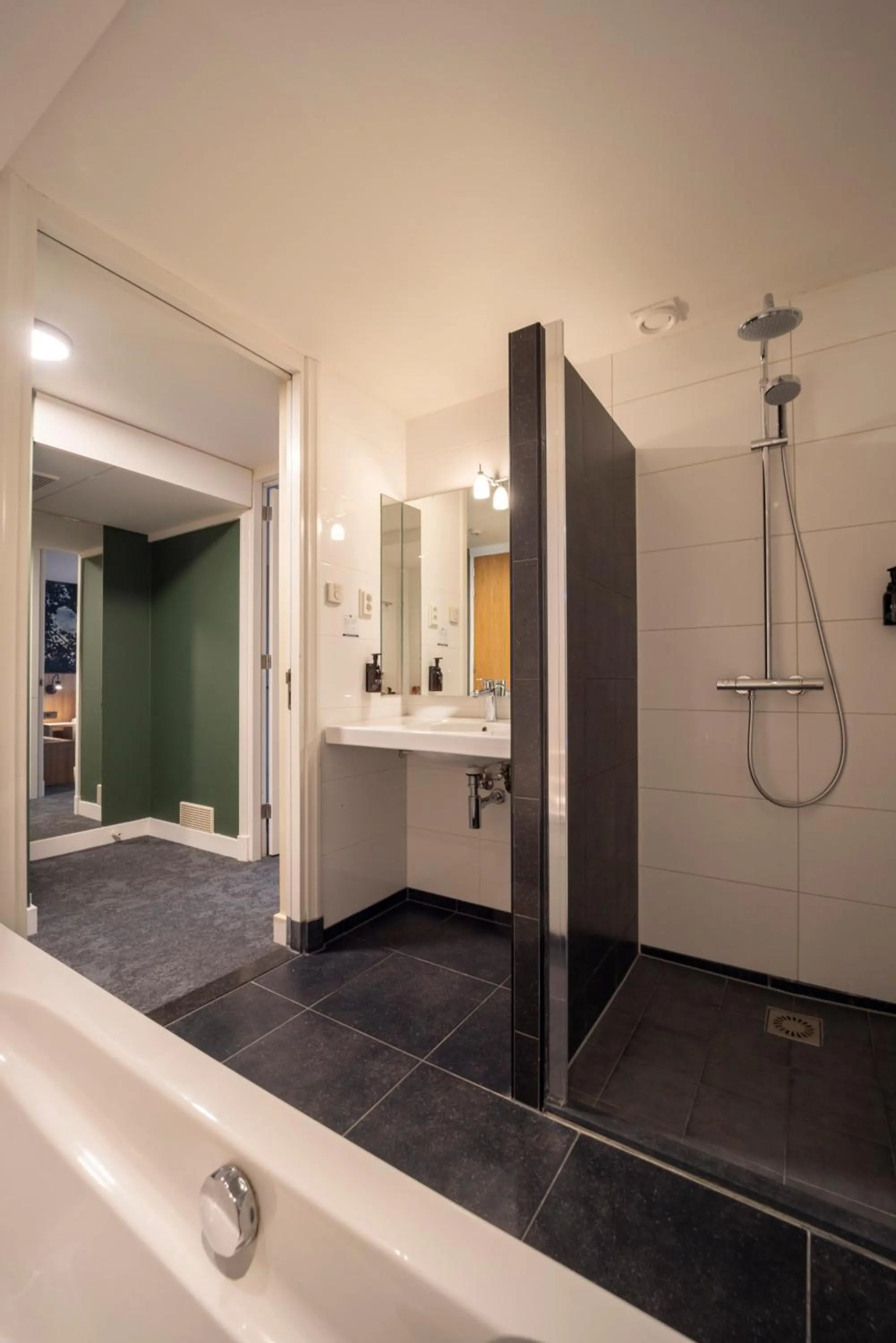 Shower in Fletcher Hotel-Restaurant Langewold