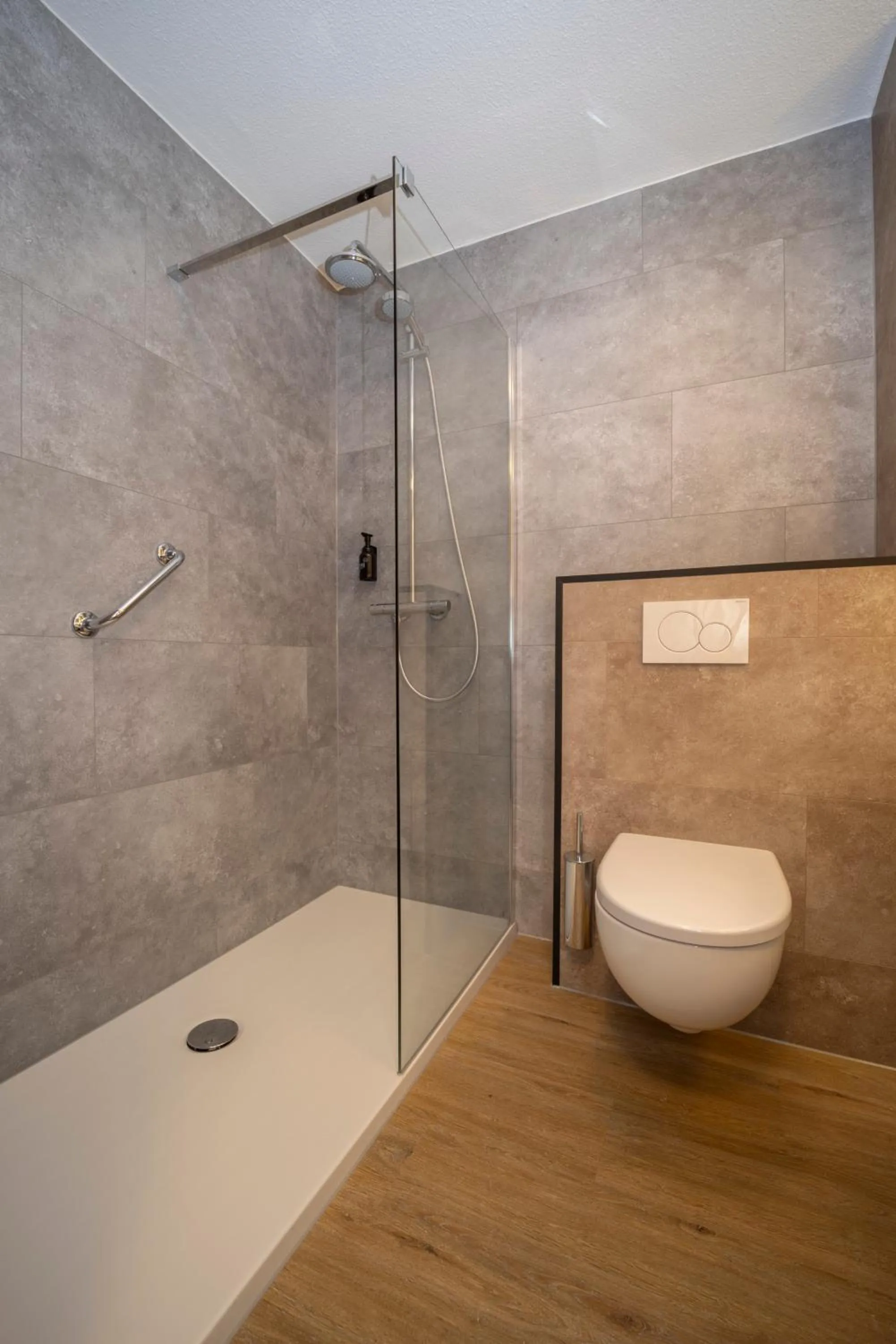Shower in Fletcher Hotel-Restaurant Langewold