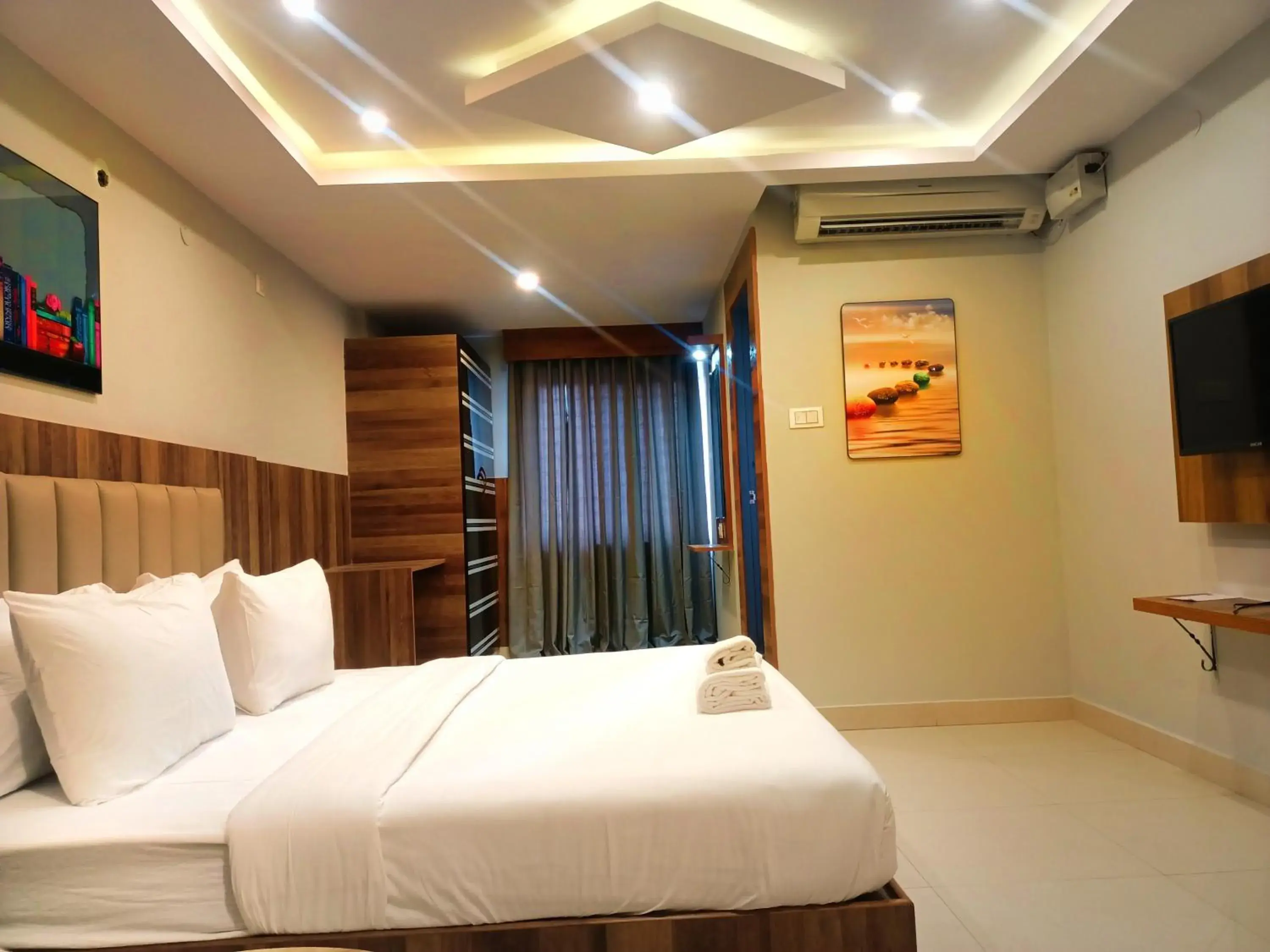 Superior King Room - single occupancy in Hotel Avenue Suites Near International Airport Bangalore Superior King Room - single occupancy in Hotel Avenue Suites Near International Airport Bangalore