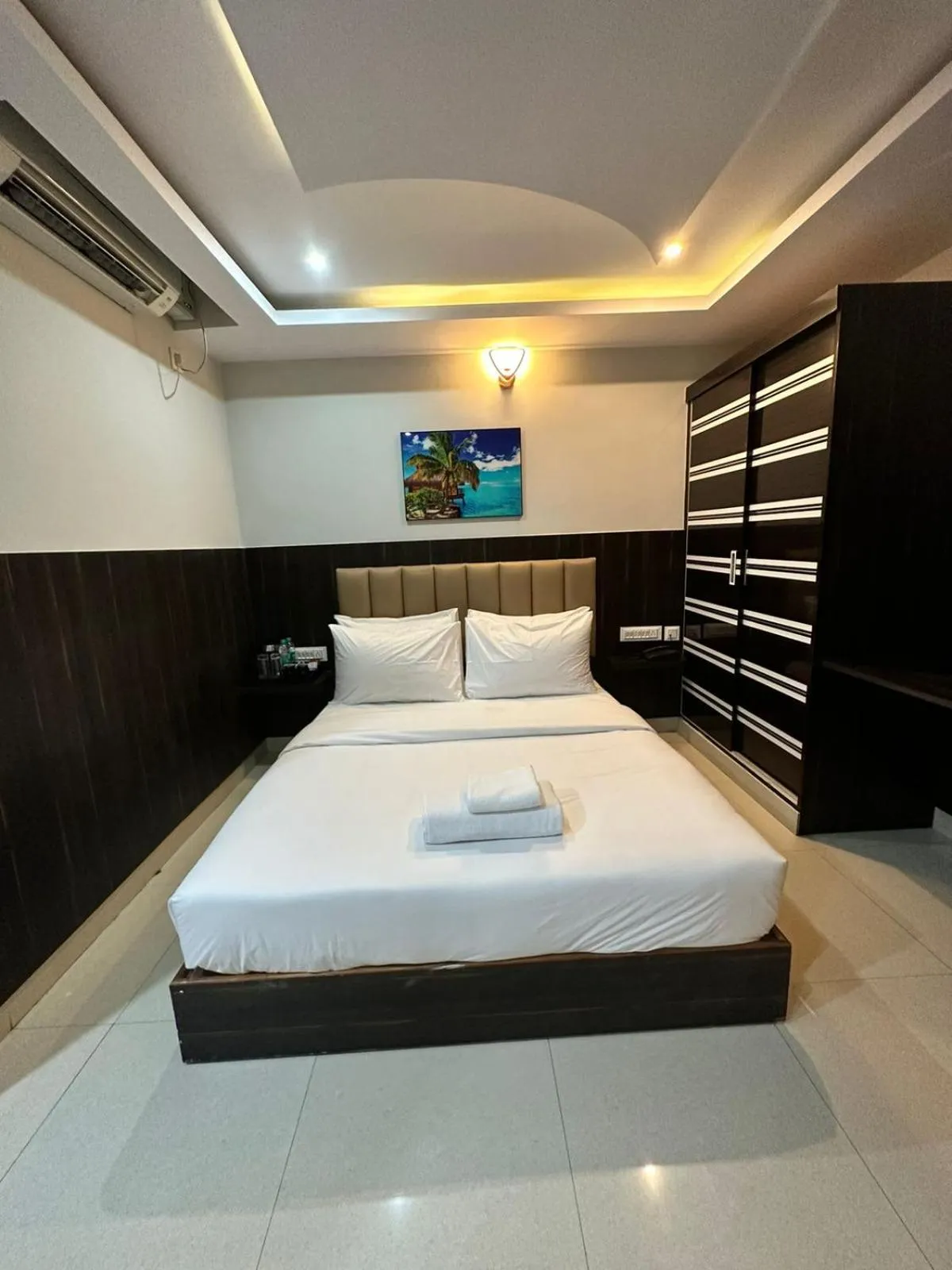 Bed in Hotel Avenue Suites Near International Airport Bangalore