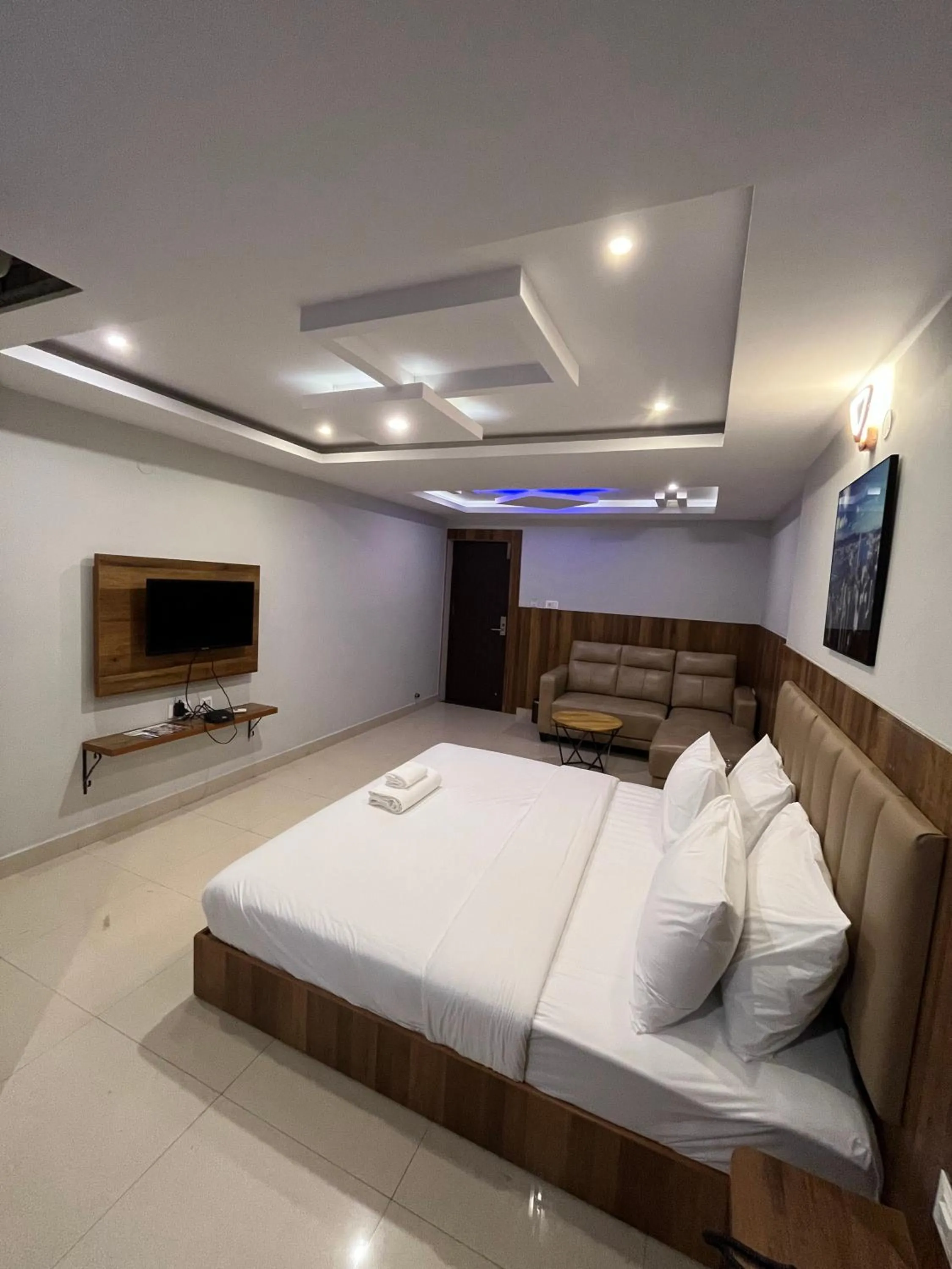 Bed in Hotel Avenue Suites Near International Airport Bangalore