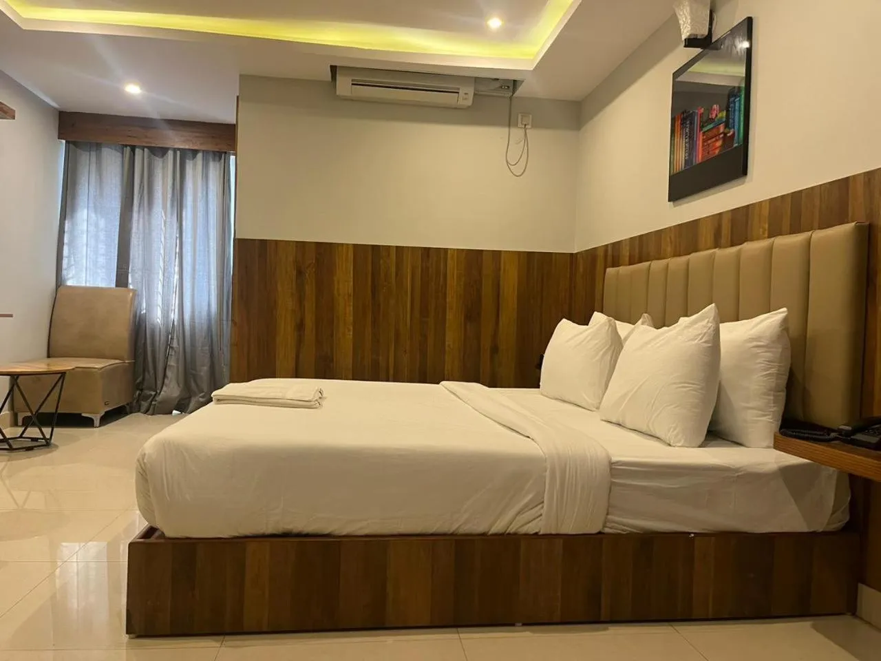 Bed in Hotel Avenue Suites Near International Airport Bangalore