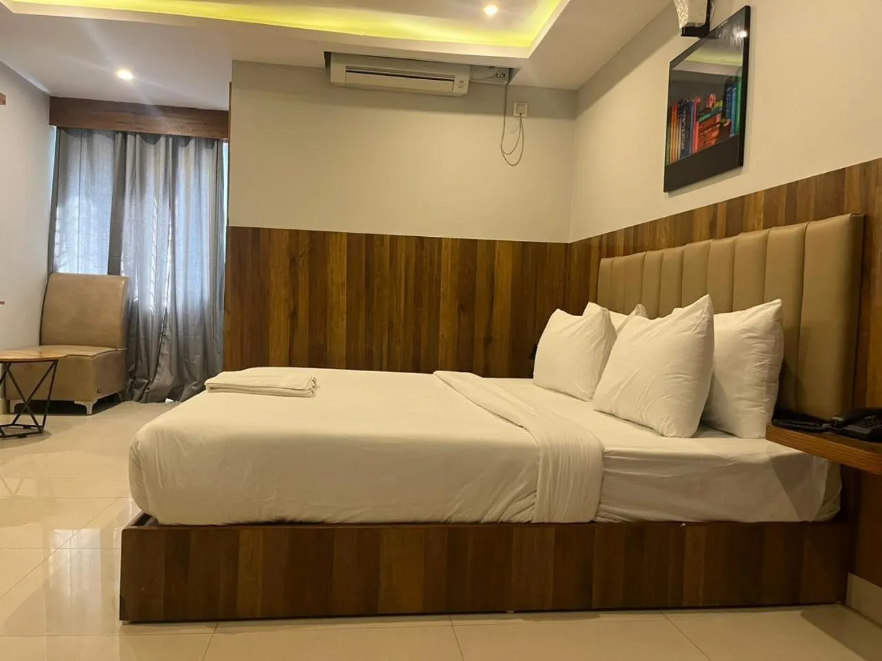 Bed in Hotel Avenue Suites Near International Airport Bangalore