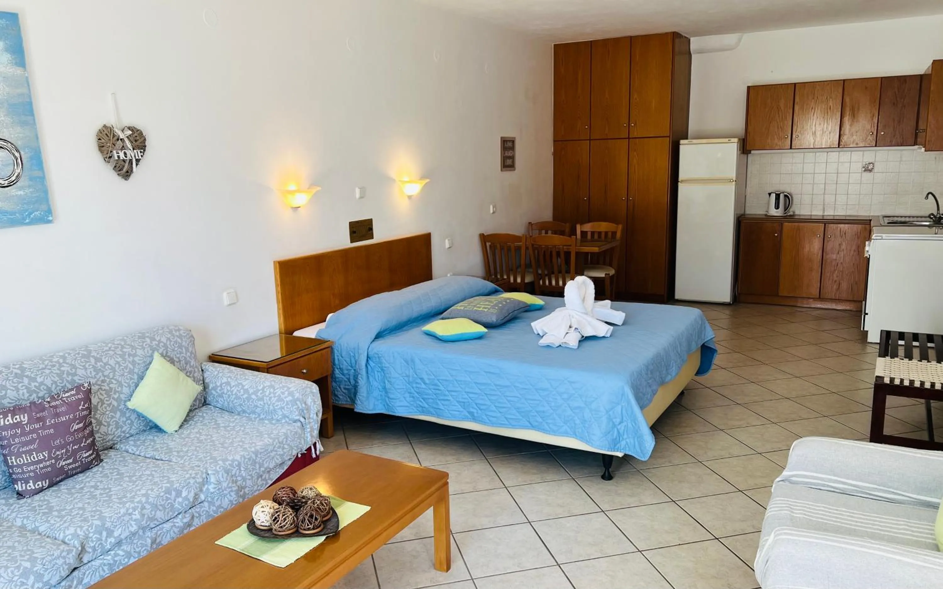 Photo of the whole room, Bed in KTM Sunny Villas