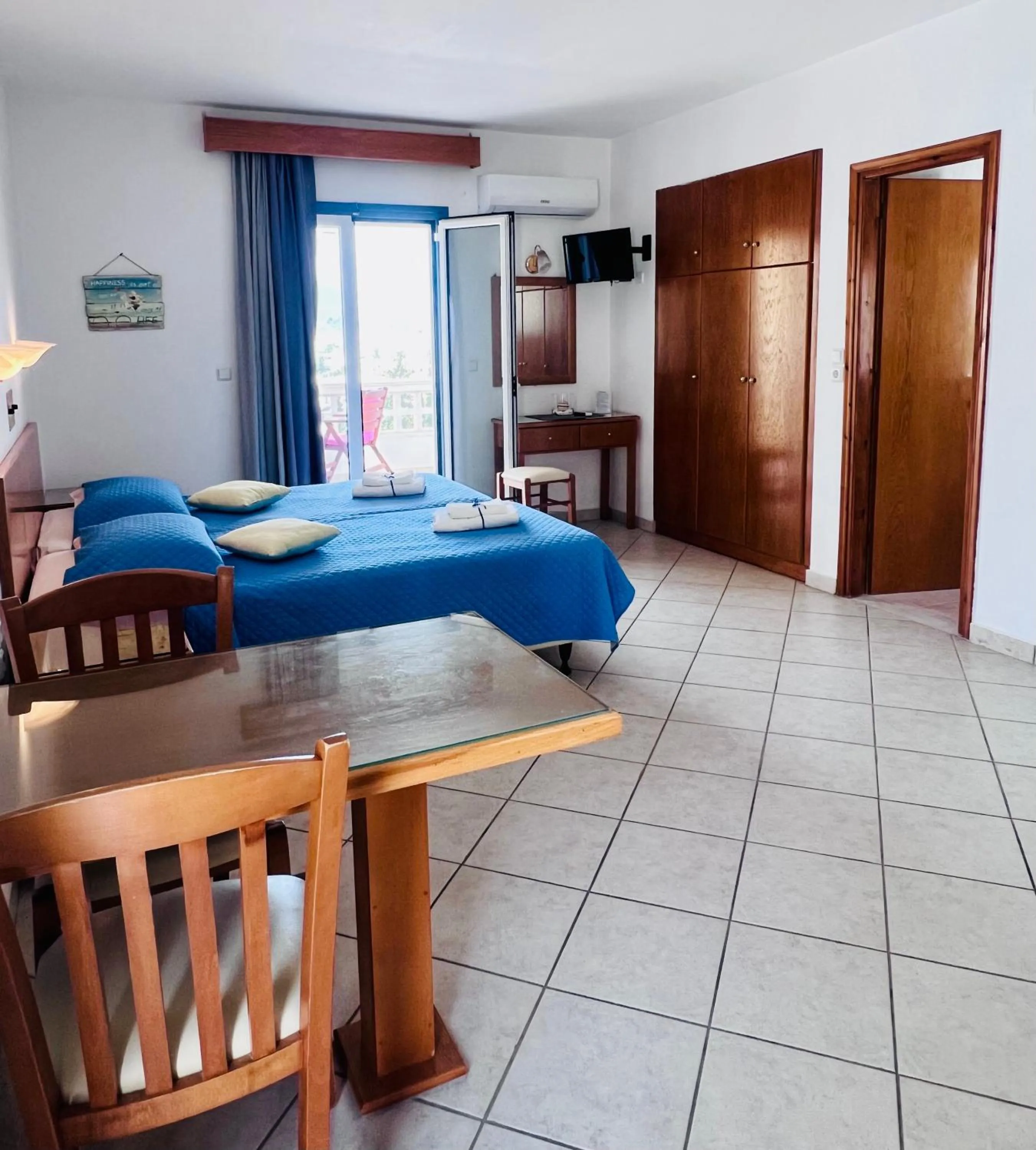 Bedroom, Bed in KTM Sunny Villas