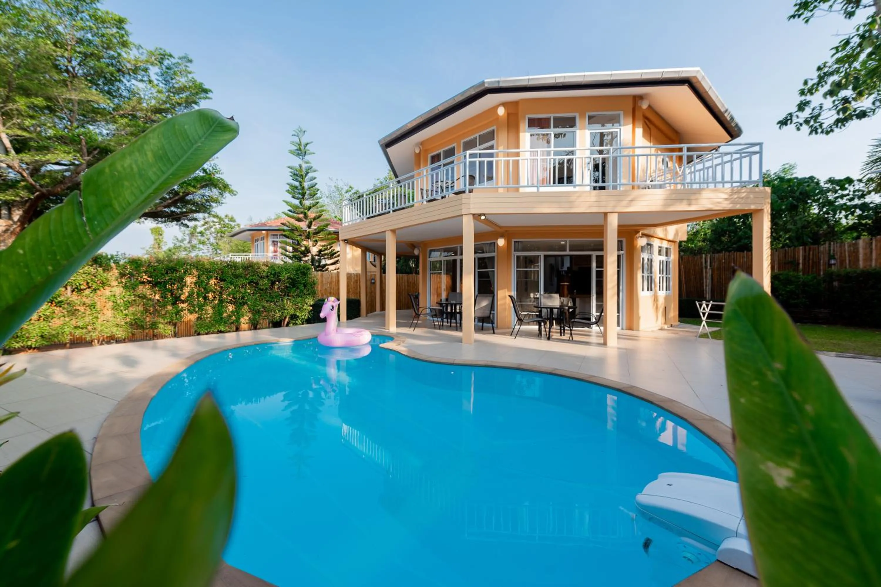 Swimming pool in Twin Villas Ao Nang