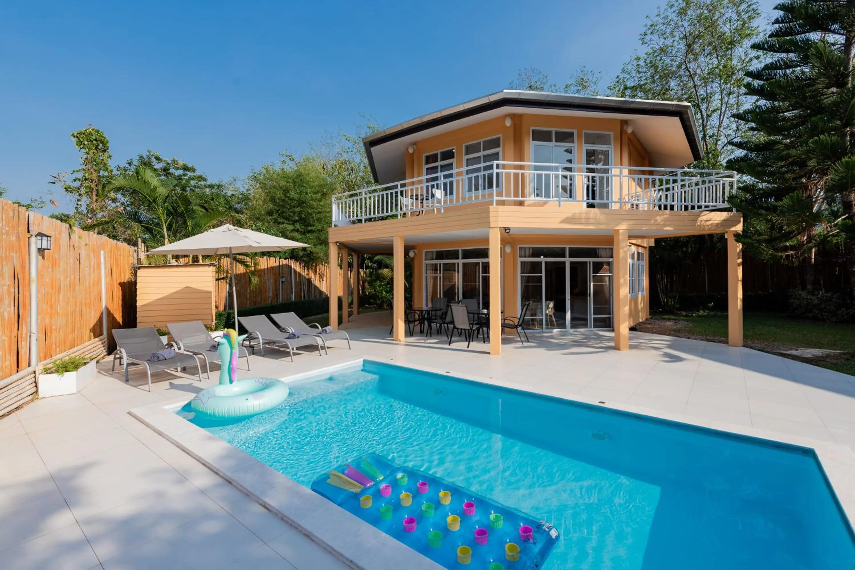 Swimming pool in Twin Villas Ao Nang
