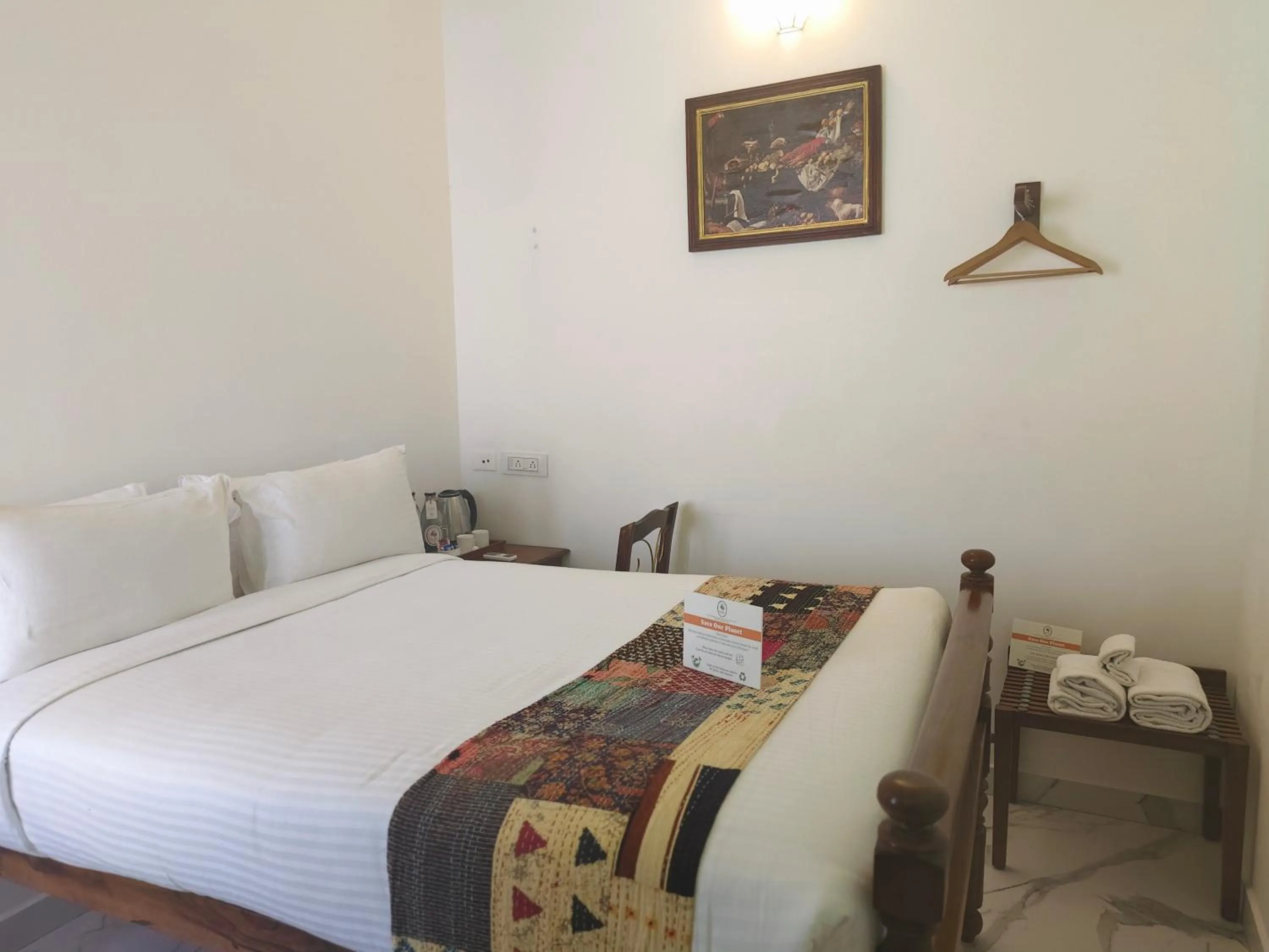 Bedroom, Bed in Bel Abri Colonial Living, Pondicherry