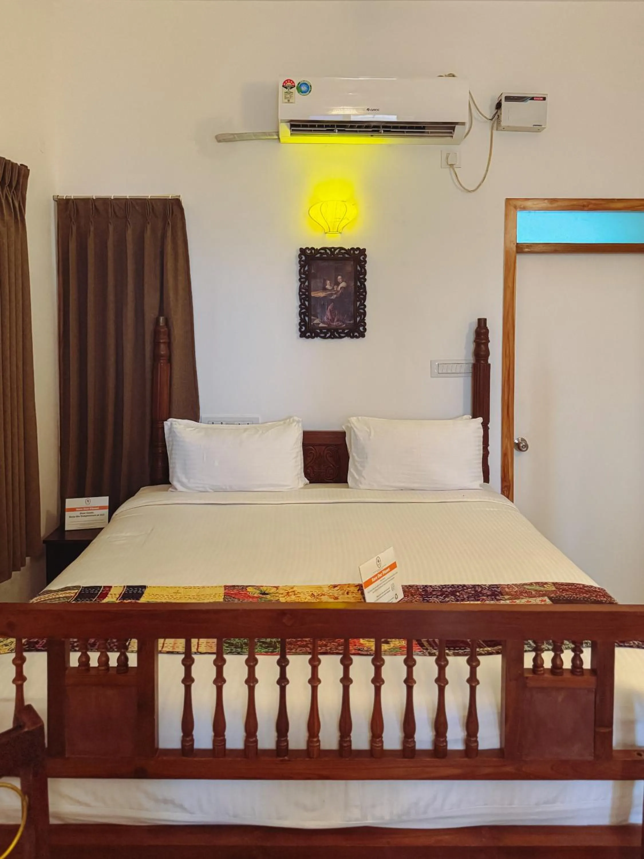 Bed in Bel Abri Colonial Living, Pondicherry